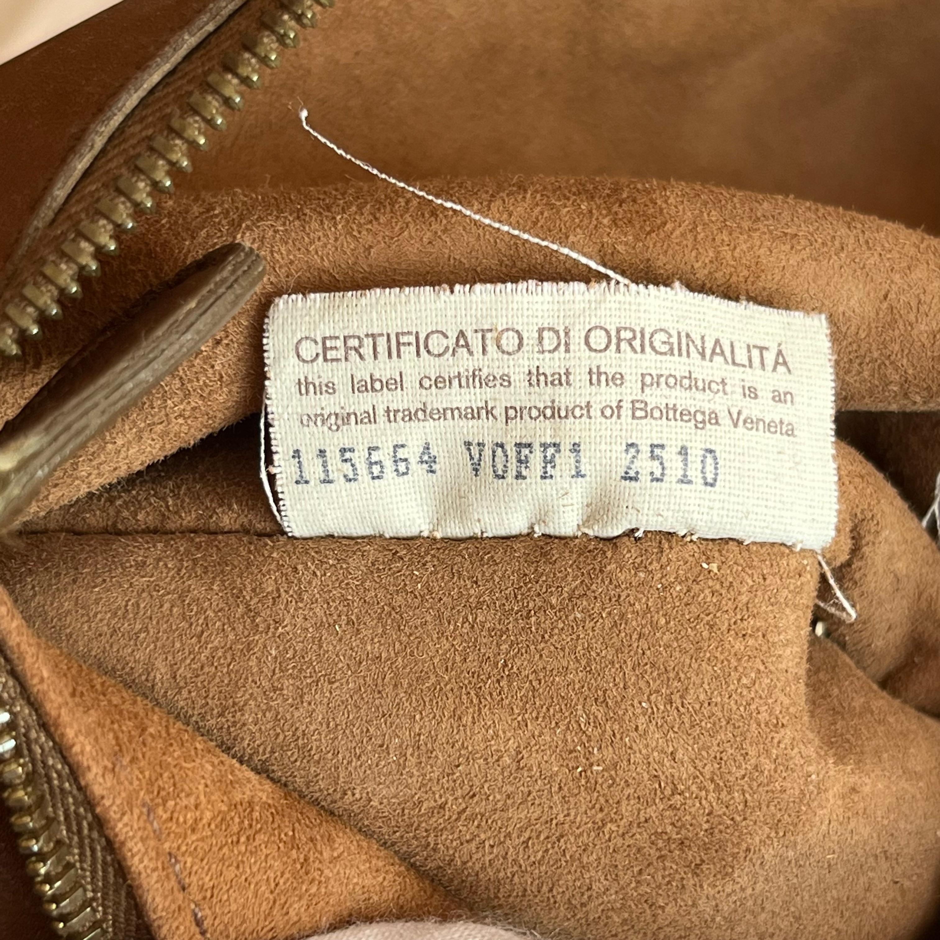 Bottega Veneta Cabat PM Intreccio in pelle Bottega Intreccio Marrone Cioccolato 32cm in vendita 15