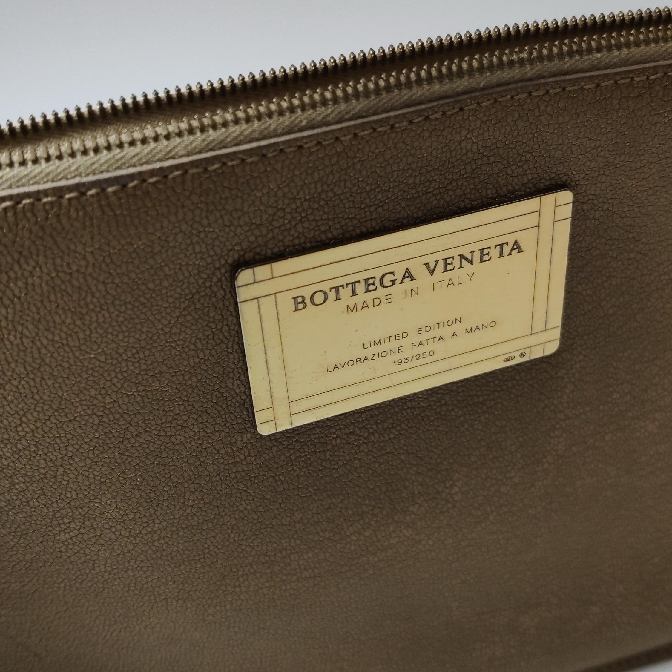 Bottega Veneta Cabat PM Intreccio in pelle Bottega Intreccio Oro 32cm in vendita 10