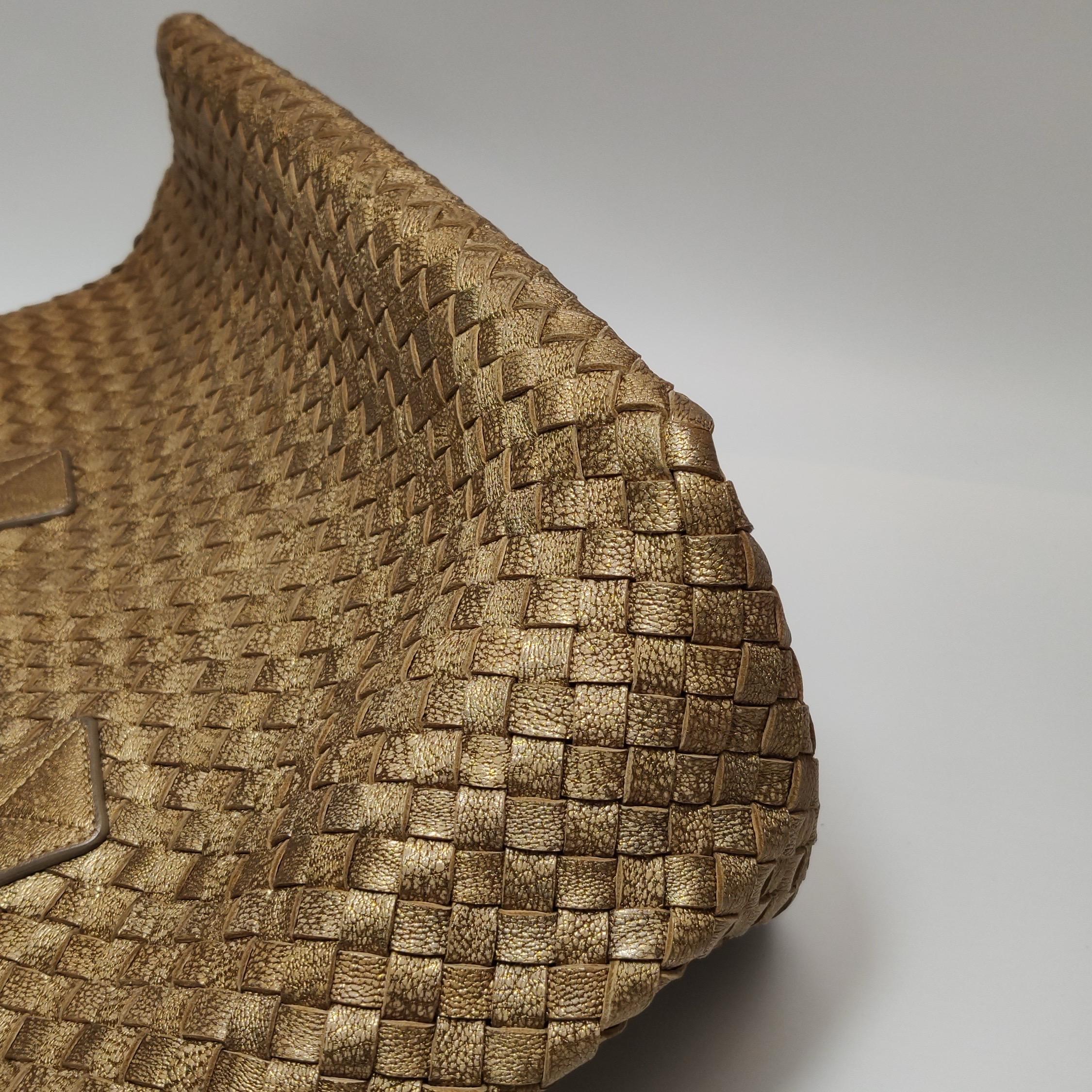 Bottega Veneta Cabat PM Intreccio in pelle Bottega Intreccio Oro 32cm in vendita 15