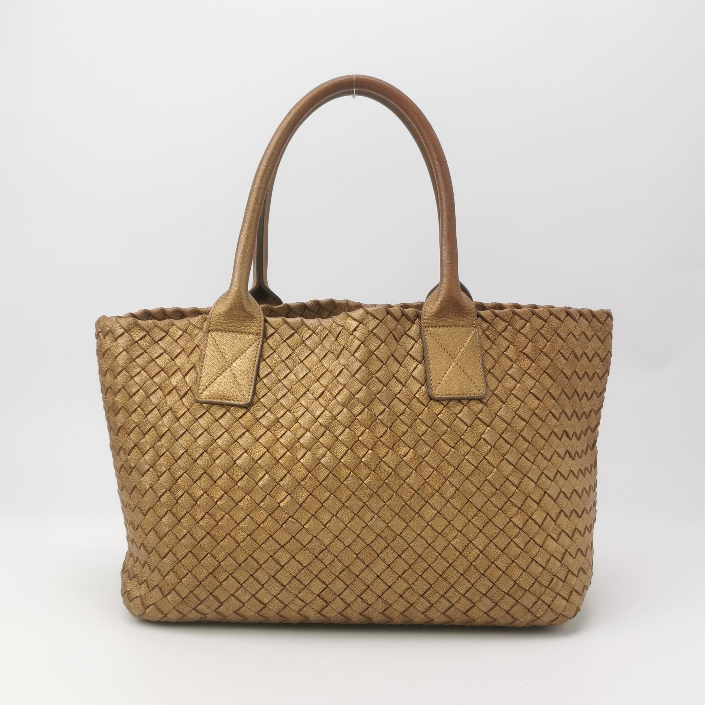 Bottega Veneta Cabat PM Intreccio in pelle Bottega Intreccio Oro 32cm In condizioni buone in vendita a AUBERVILLIERS, FR