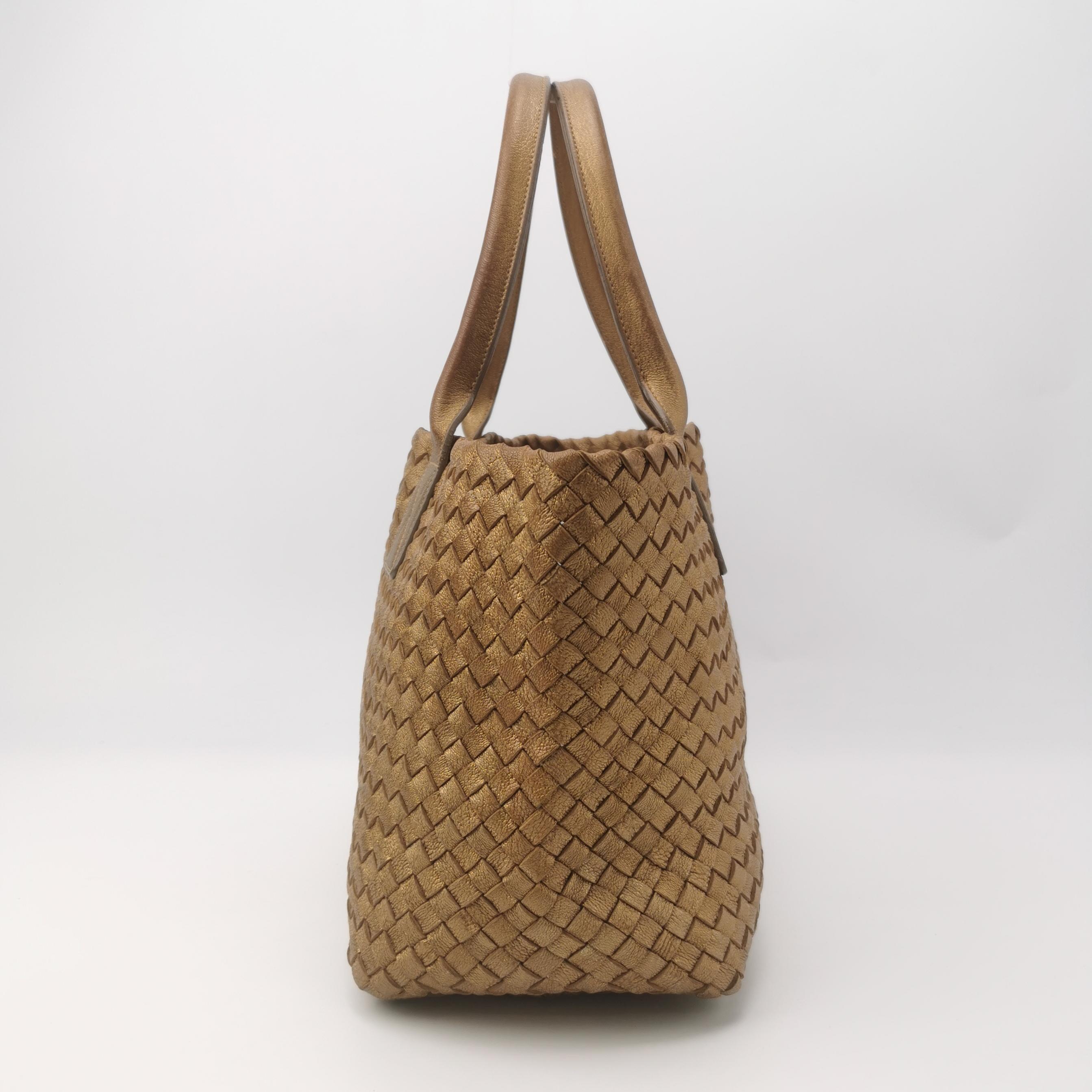 Donna Bottega Veneta Cabat PM Intreccio in pelle Bottega Intreccio Oro 32cm in vendita