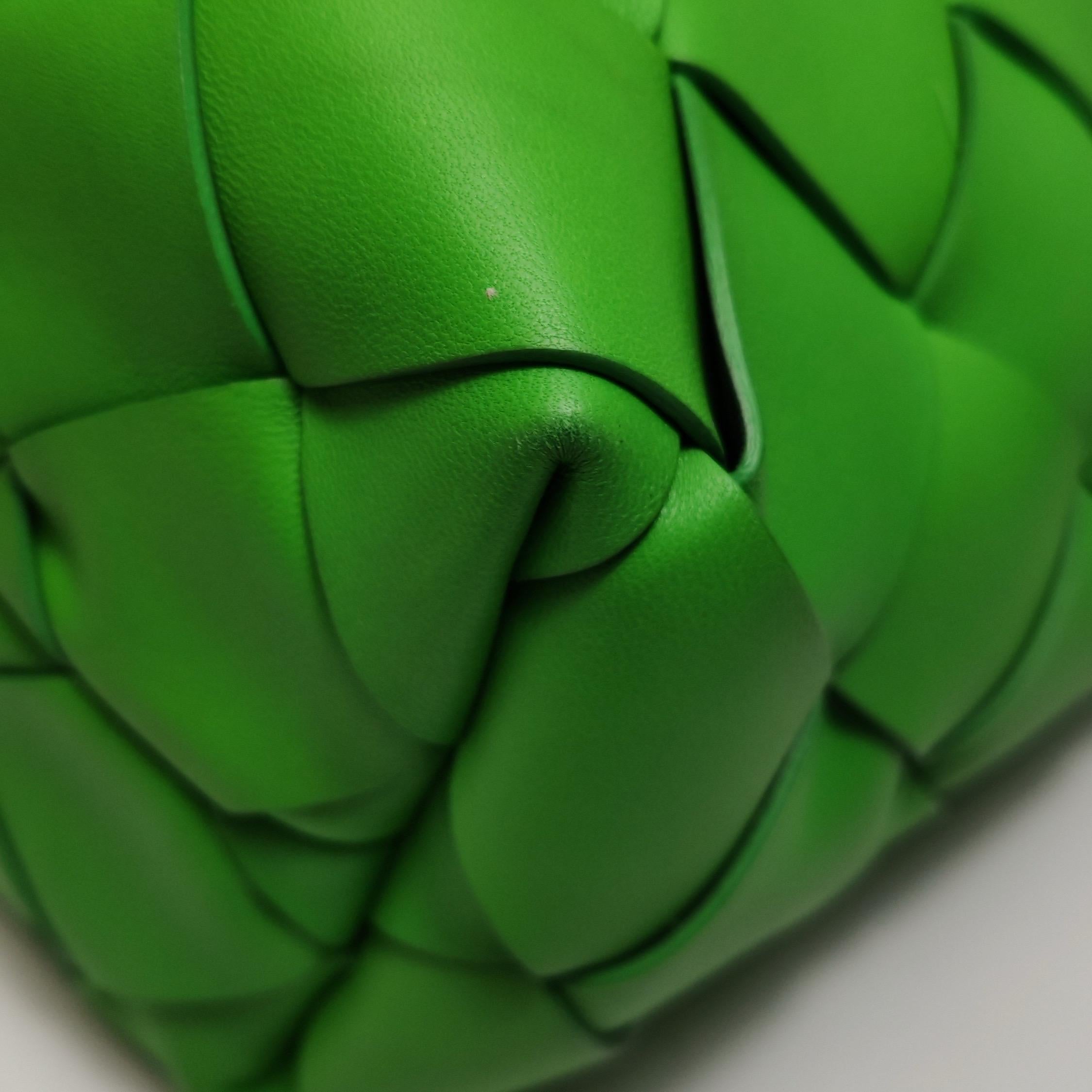 Bottega Veneta Cabat Small Green Intrecciato Leather Tote Bag en vente 8