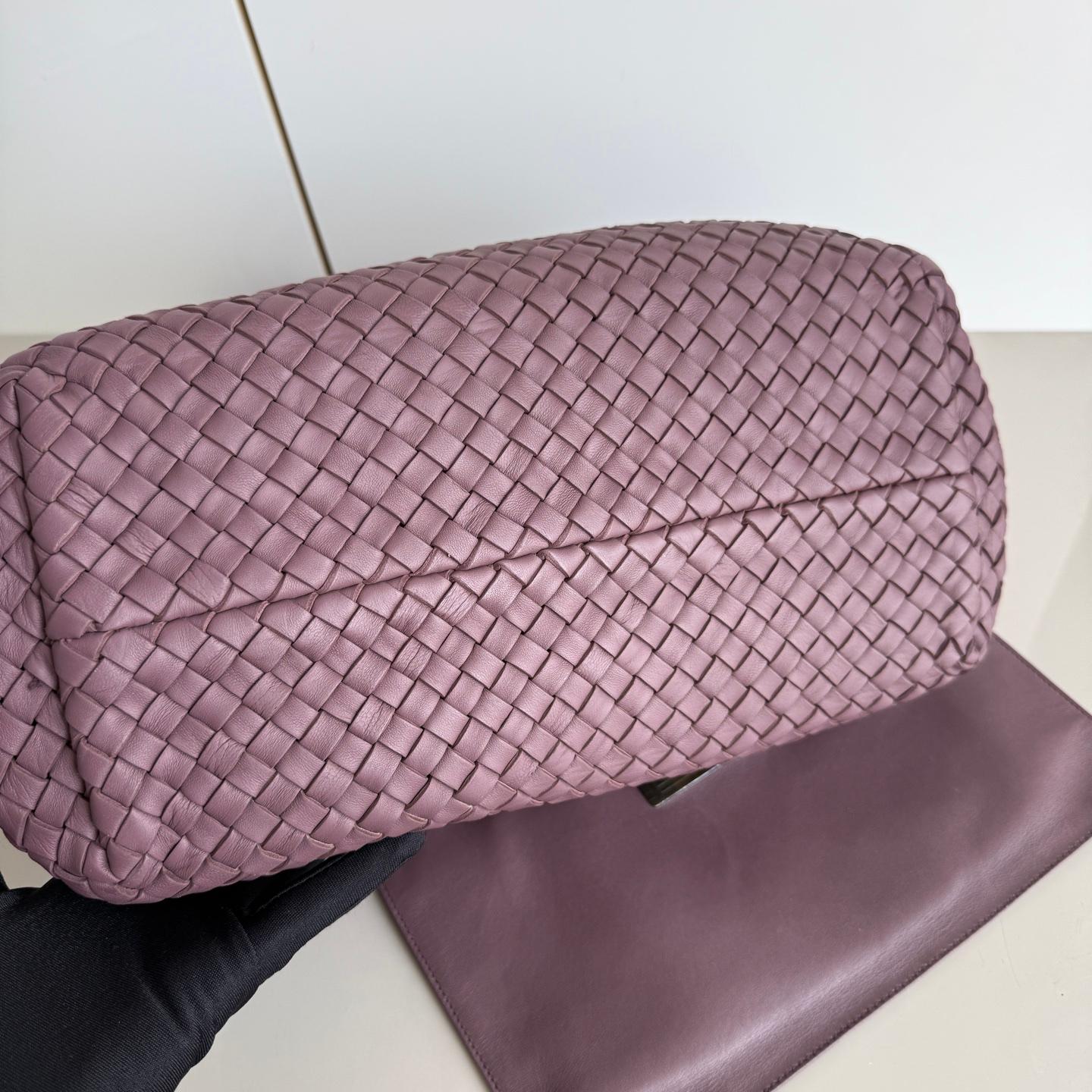 Women's Bottega Veneta Cabat Small Intreccio Leather Tote Bag Mauve Purple Pink 30cm For Sale