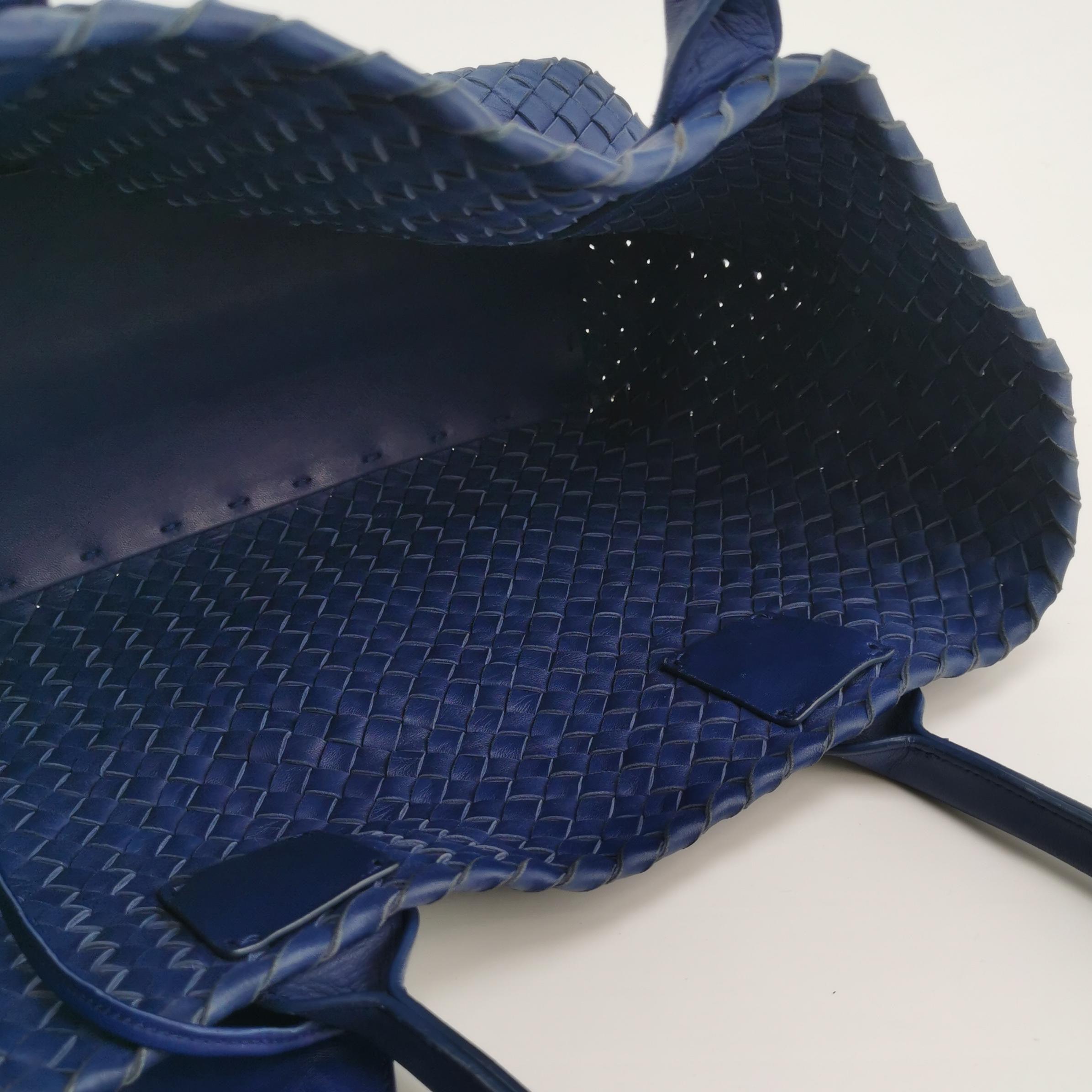 Bottega Veneta Cabat Small Intreccio Leather Tote Bag Navy Blue For Sale 4