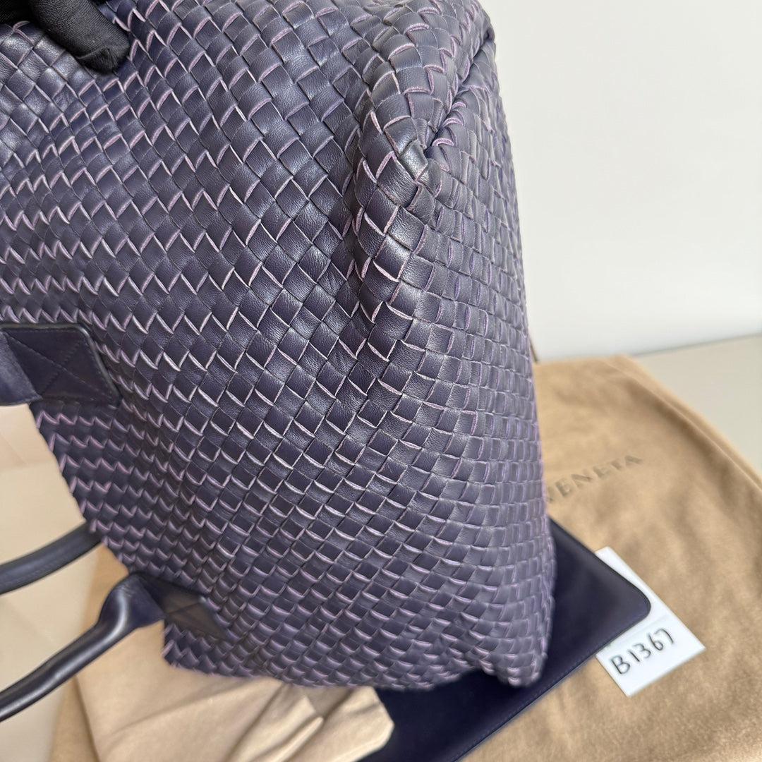 Bottega Veneta Cabat Small Intreccio Leather Tote Bag Navy 5