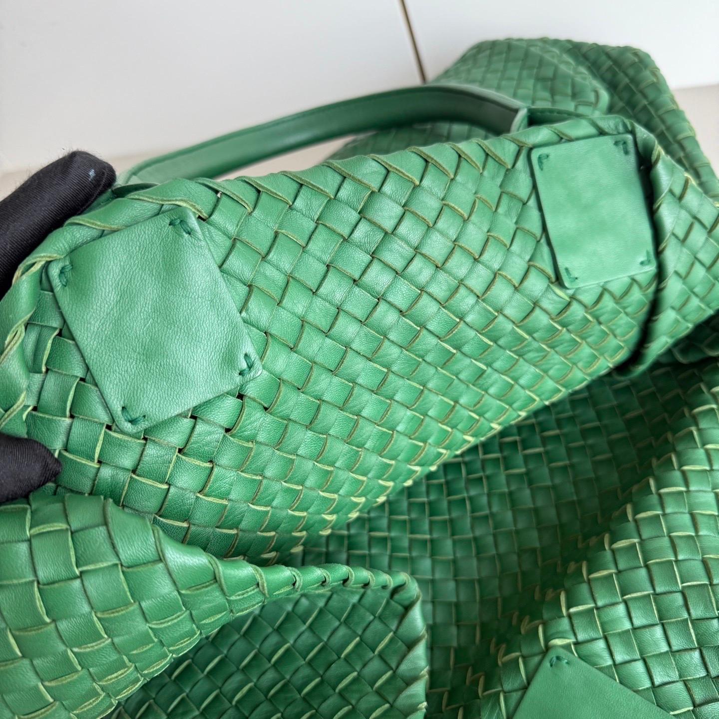 Bottega Veneta Cabat Tote Green Intreccio Leather 45cm For Sale 13