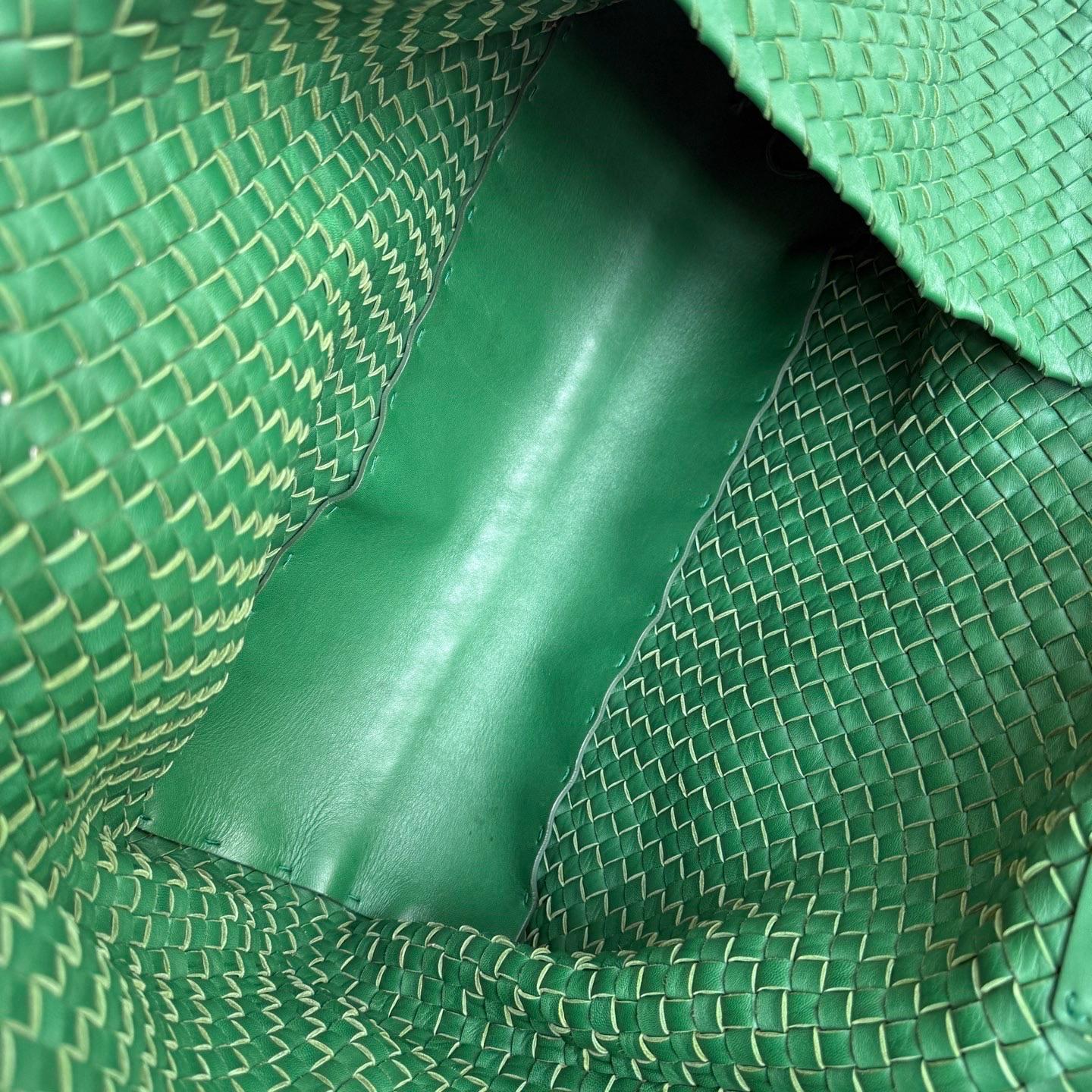 Bottega Veneta Cabat Tote Green Intreccio Leather 45cm For Sale 14