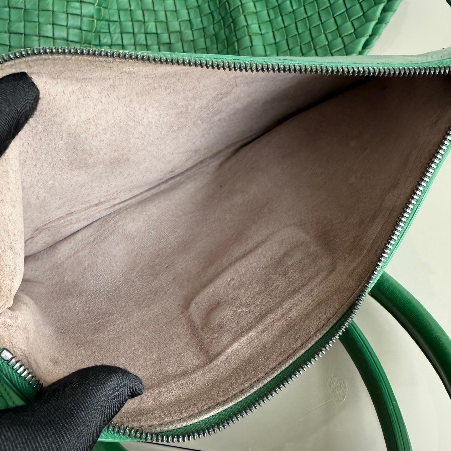 Bottega Veneta Cabat Tote Green Intreccio Leather 45cm For Sale 16
