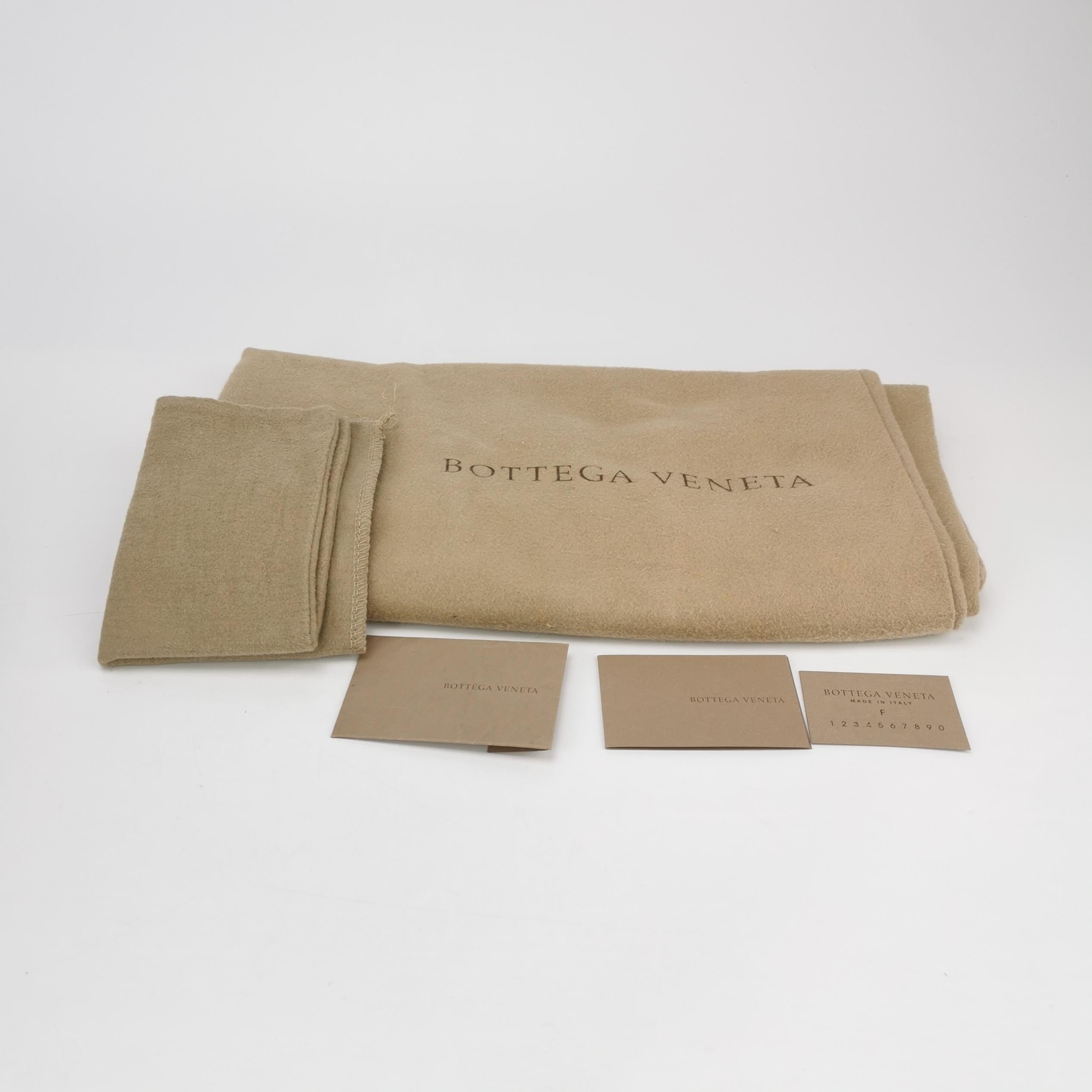 Bottega Veneta Cabat Tote Intreccio Leather Dark Chocolate Brown 45cm en vente 5