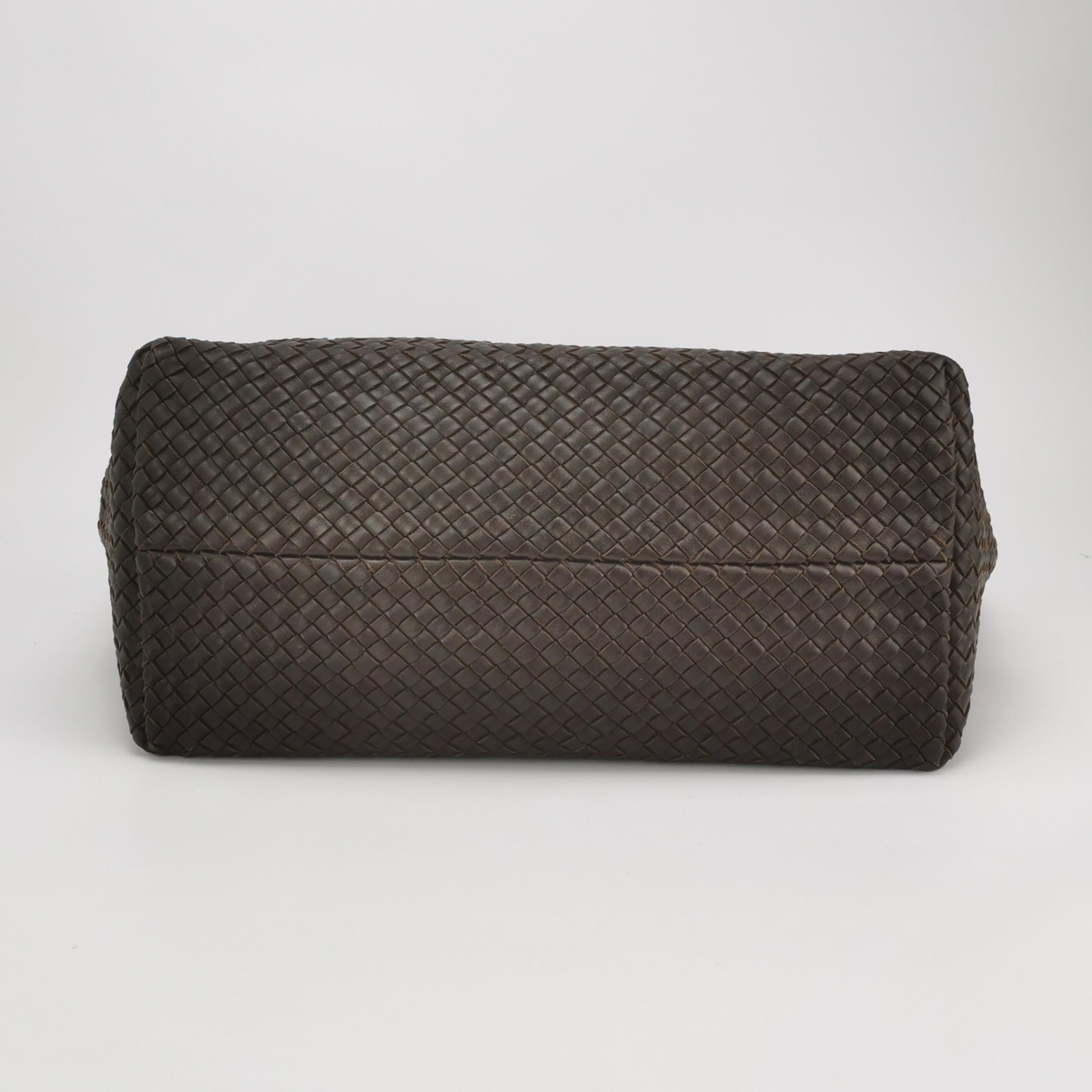 Bottega Veneta Cabat Tote Intreccio Leather Dark Chocolate Brown 45cm en vente 4