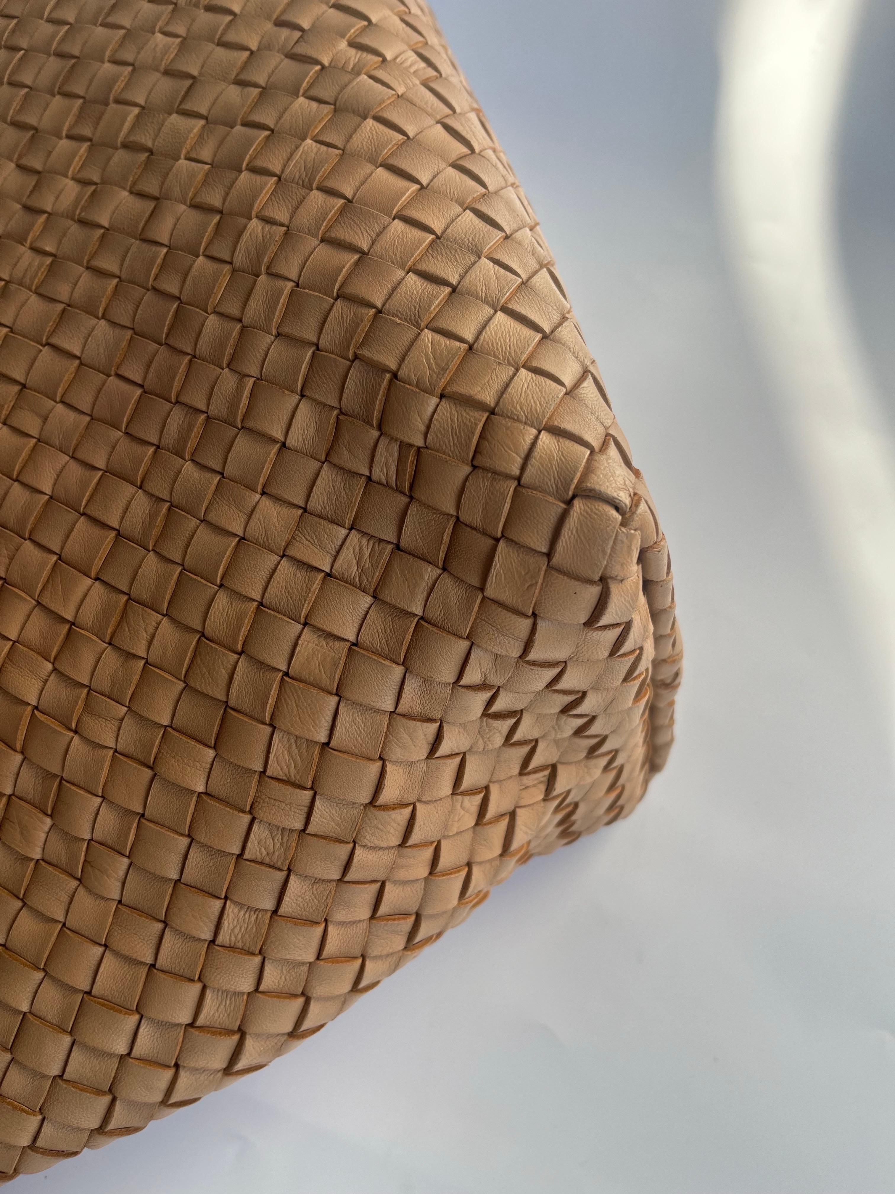 Bottega Veneta Cabat Tote Intreccio Leather Light Brown Beige 42cm For Sale 6