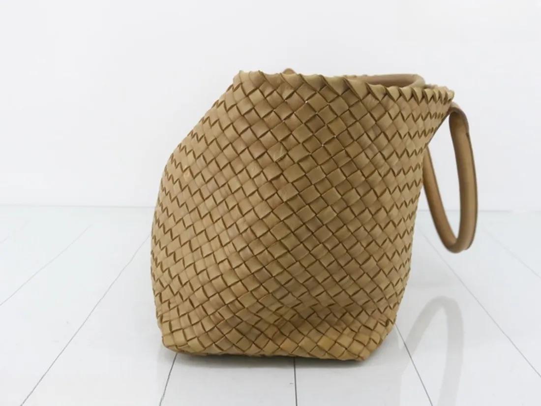Bottega Veneta Cabat Tote Intreccio Leather Light Brown Beige 42cm In Good Condition For Sale In AUBERVILLIERS, FR