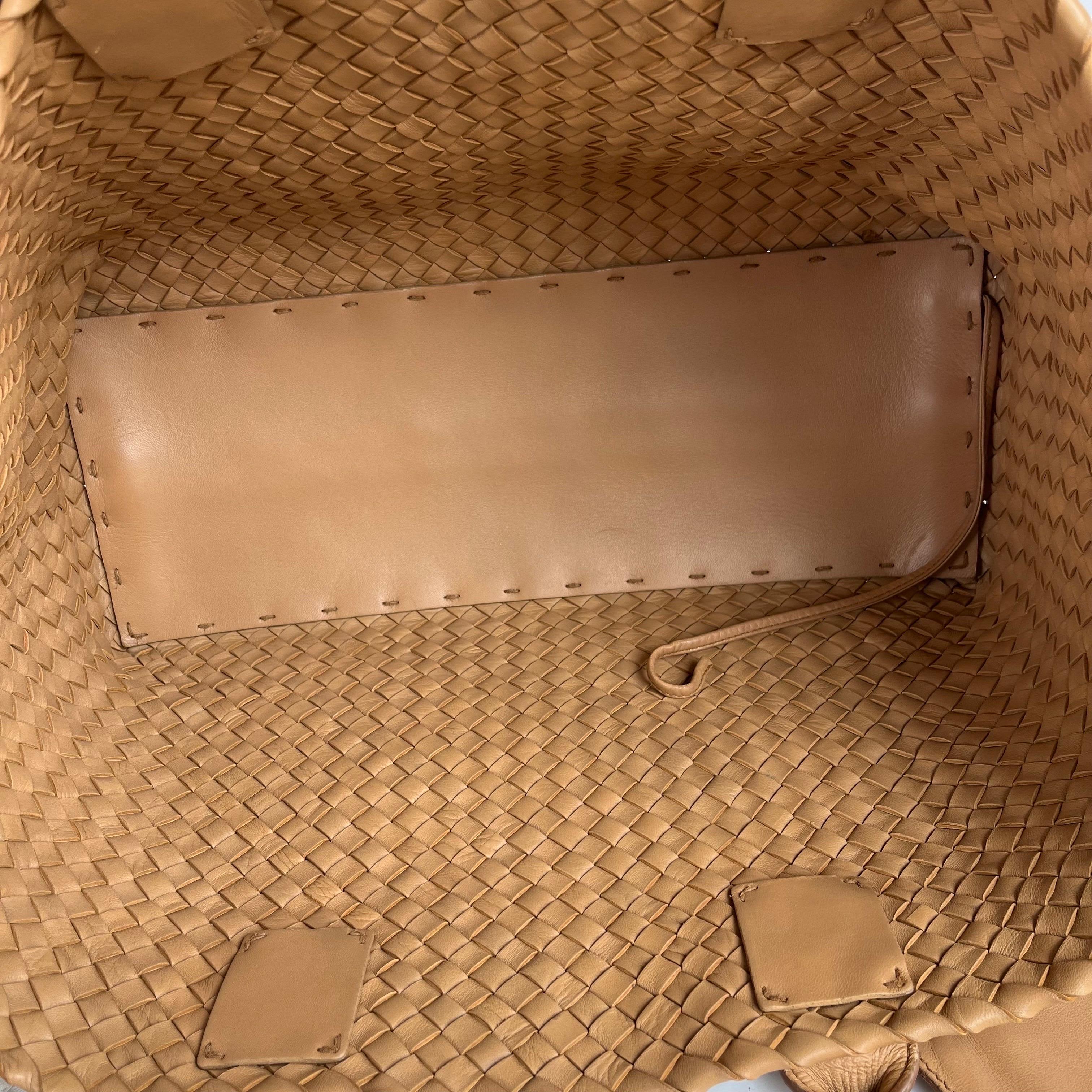 Bottega Veneta Cabat Tote Intreccio Leather Light Brown Beige 42cm For Sale 1