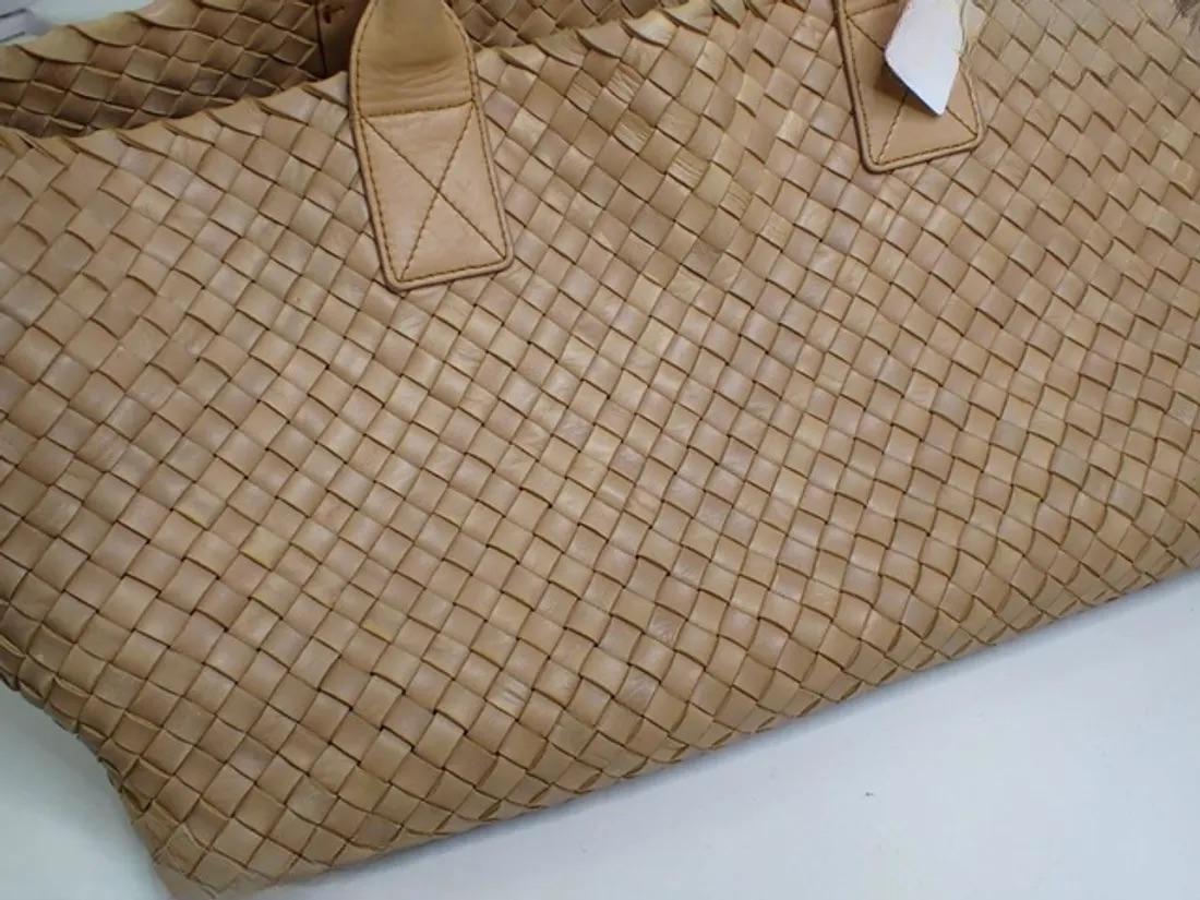 Bottega Veneta Cabat Tote Intreccio Leather Light Brown Beige 42cm For Sale 3