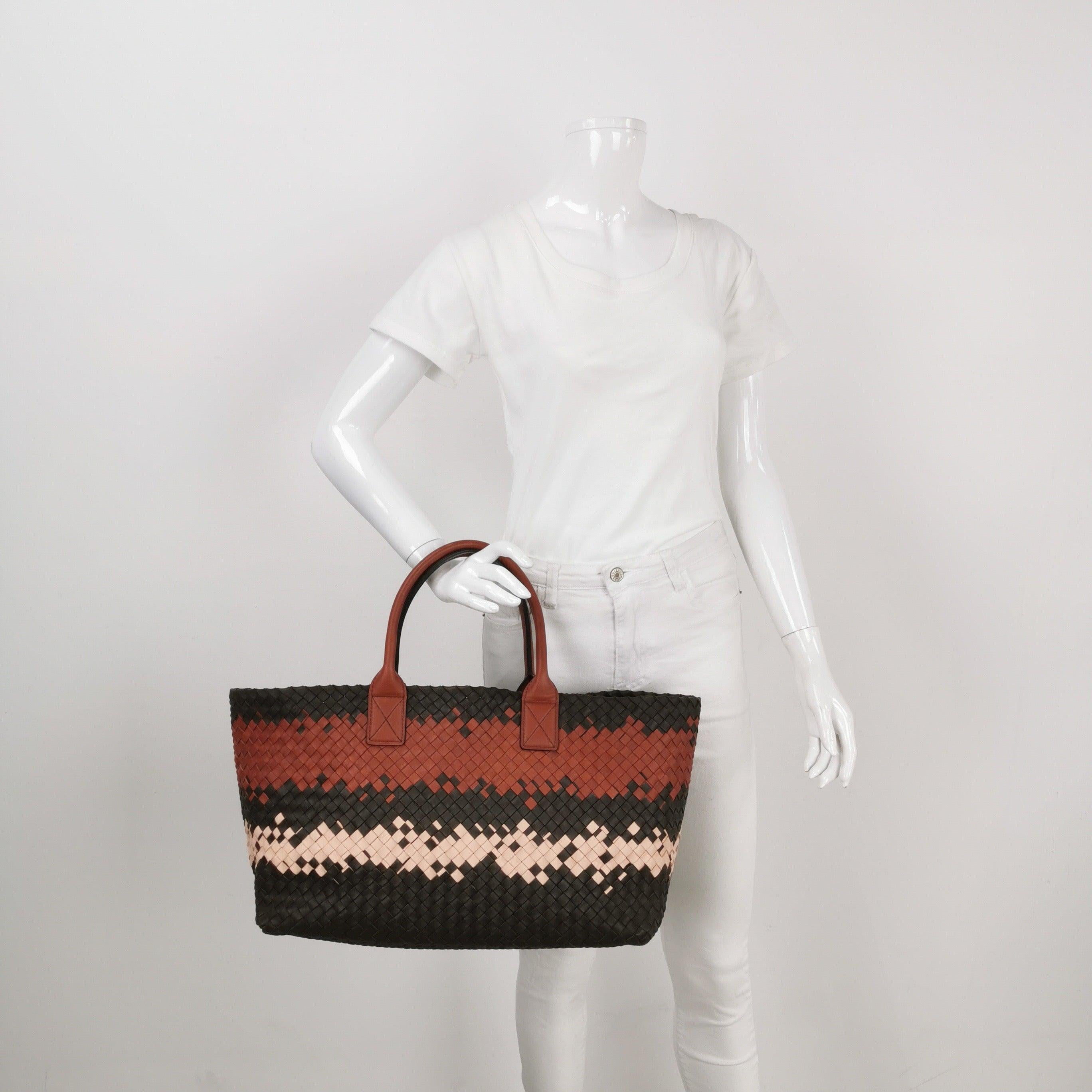 Bottega Veneta Cabat Tote Intreccio Leather Multicolor Brown Burgundy Beige 42cm
 These are professional photos of the actual bag.
 Discover the sophisticated luxury of the Bottega Veneta Cabat Intreccio Leather Tote Bag. Revel in its stylish cult