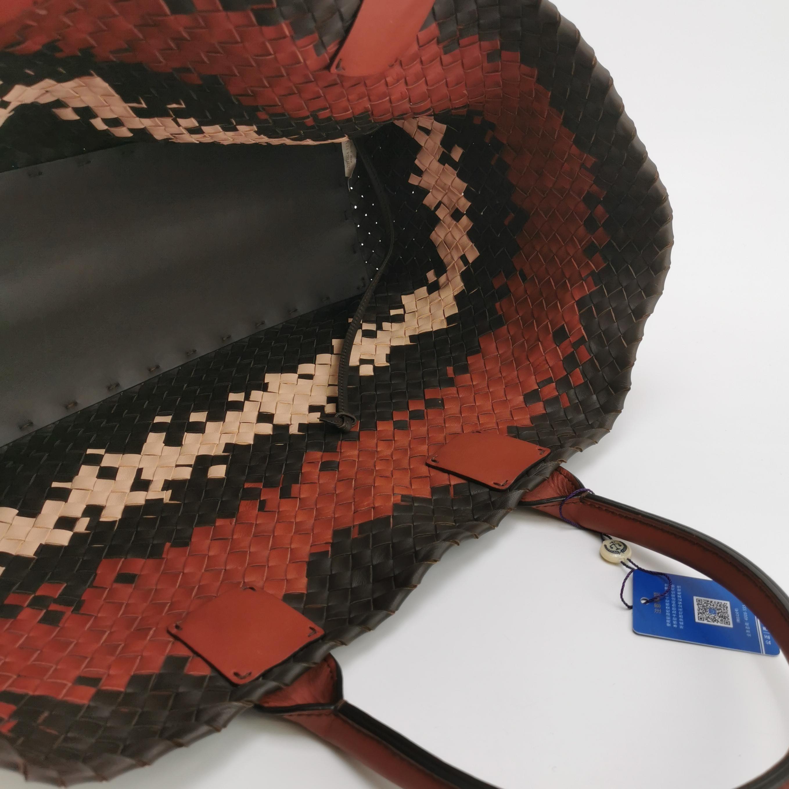Bottega Veneta Cabat Tote Intreccio Leather Multicolor Brown Burgundy Beige 42cm For Sale 2