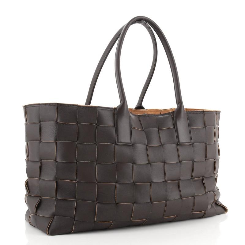 Bottega Veneta Cabat Tote Maxi Intrecciato Leder Medium (Schwarz)