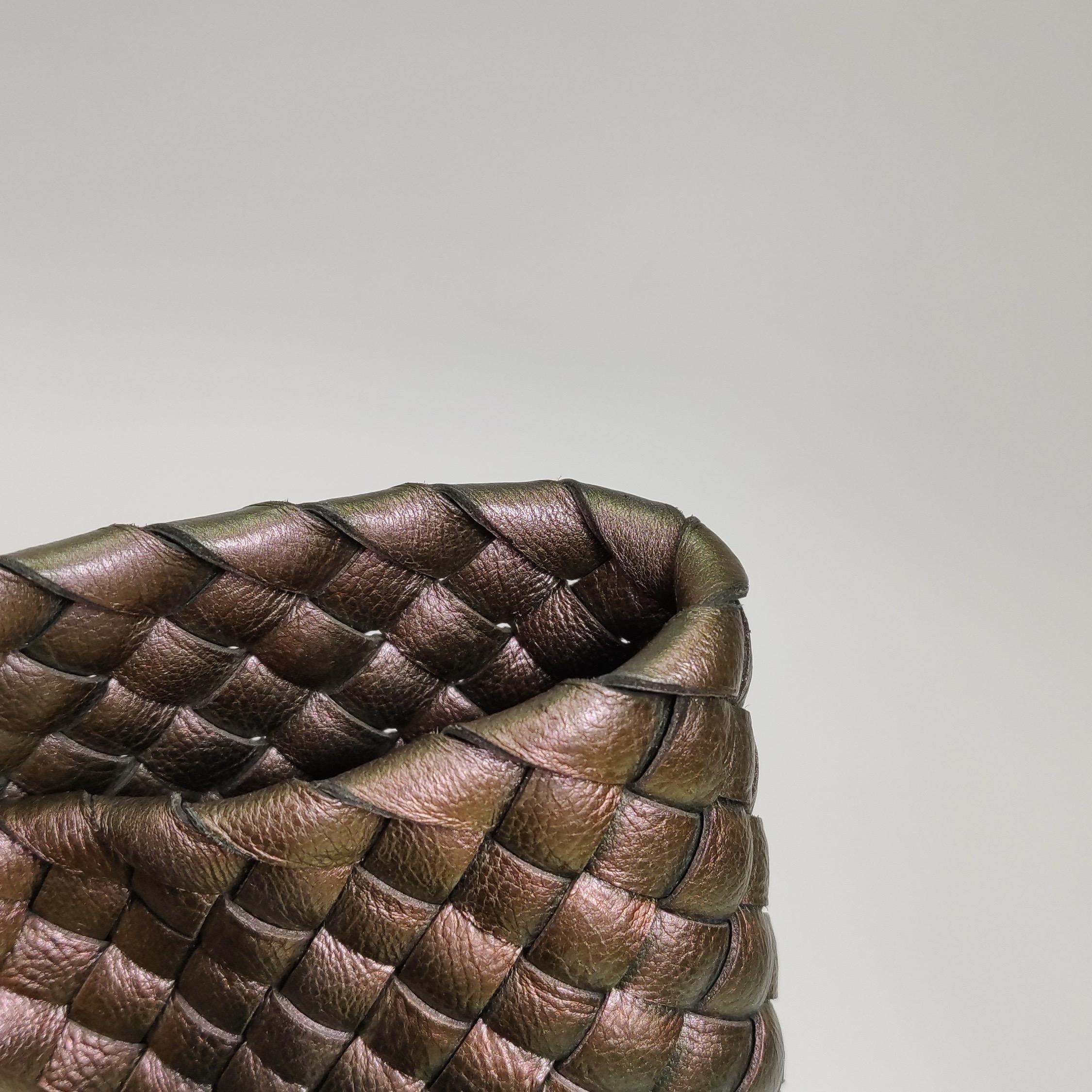 Bottega Veneta Cabat Tote Metallic Dark Green and Copper Intreccio Leather 40cm For Sale 6