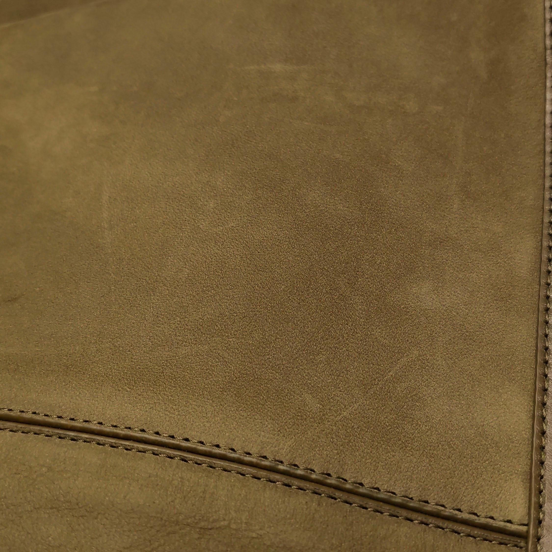 Bottega Veneta Cabat Tote Olive Green Suede Leather 38cm en vente 8