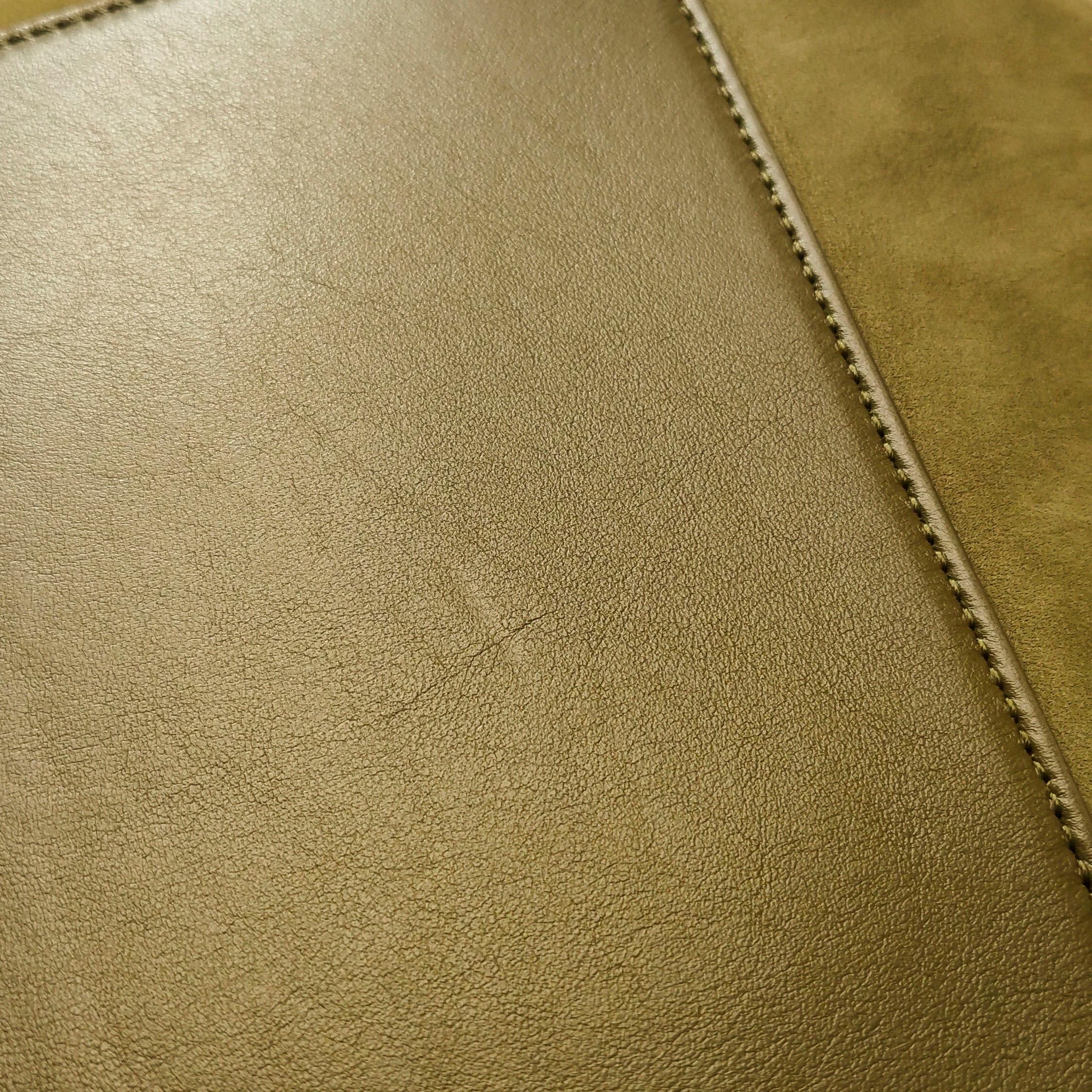 Bottega Veneta Cabat Tote Olive Green Suede Leather 38cm en vente 9