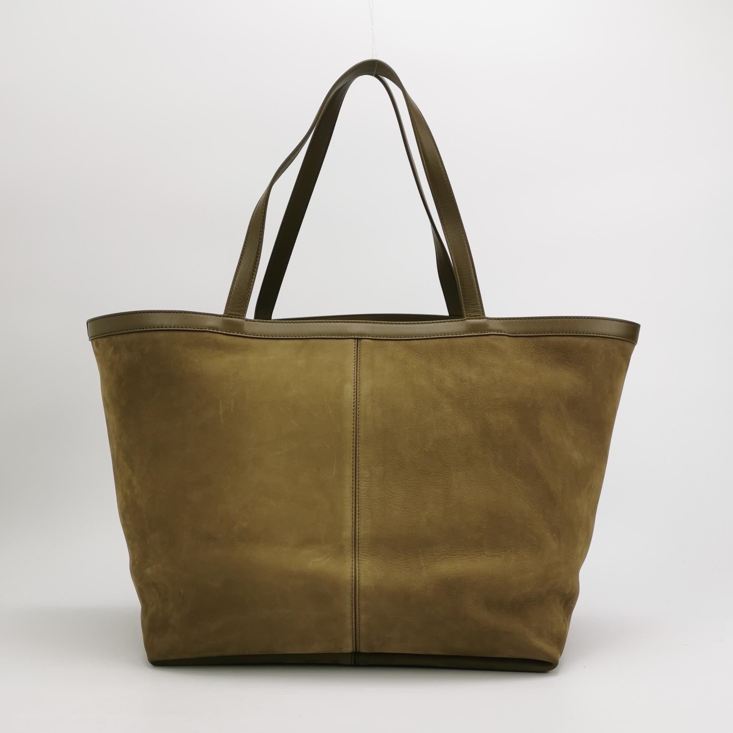Bottega Veneta Cabat Tote Olive Green Suede Leather 38cm Pour femmes en vente