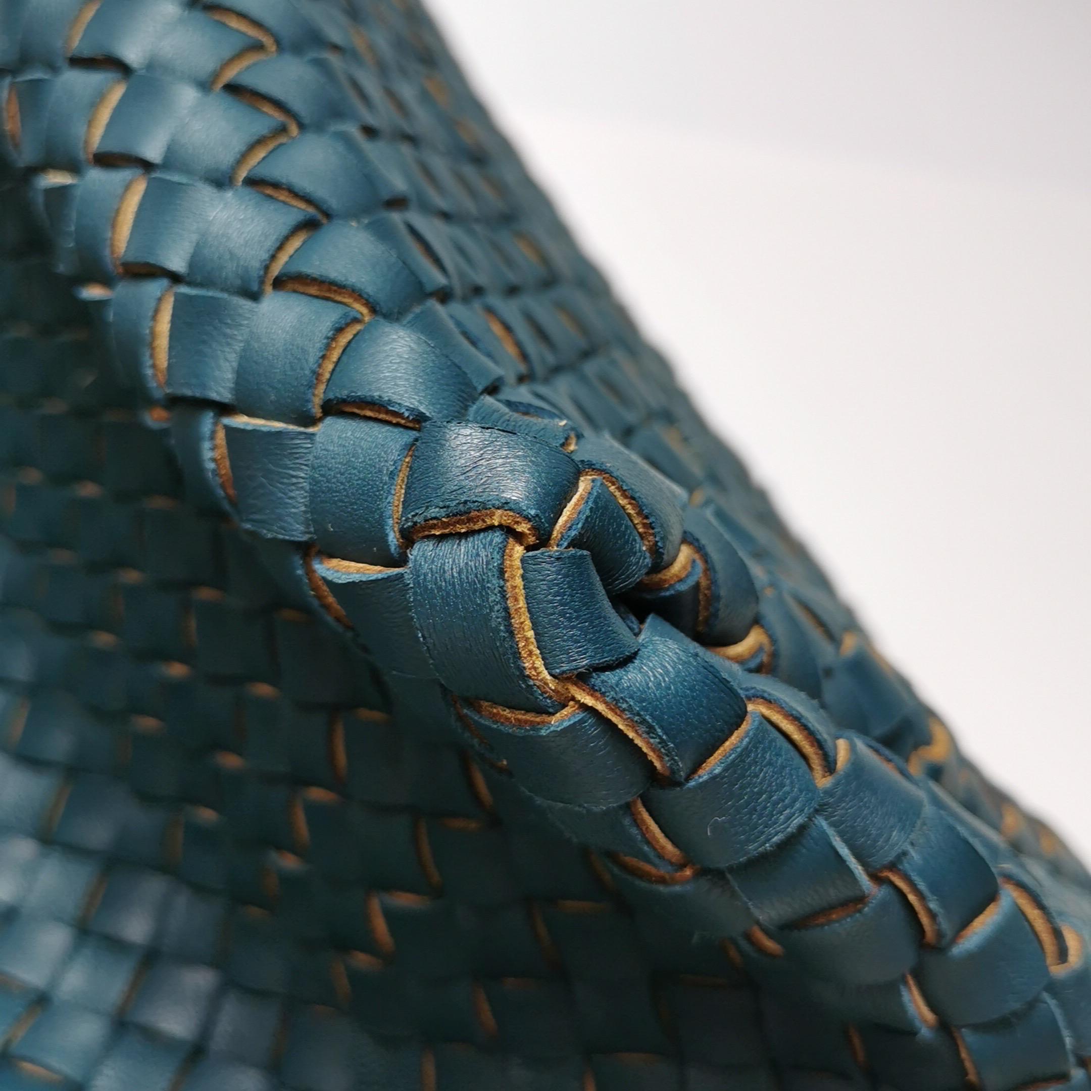 Bottega Veneta Cabat Tote Small/Medium Intreccio Blue Green Leather For Sale 11