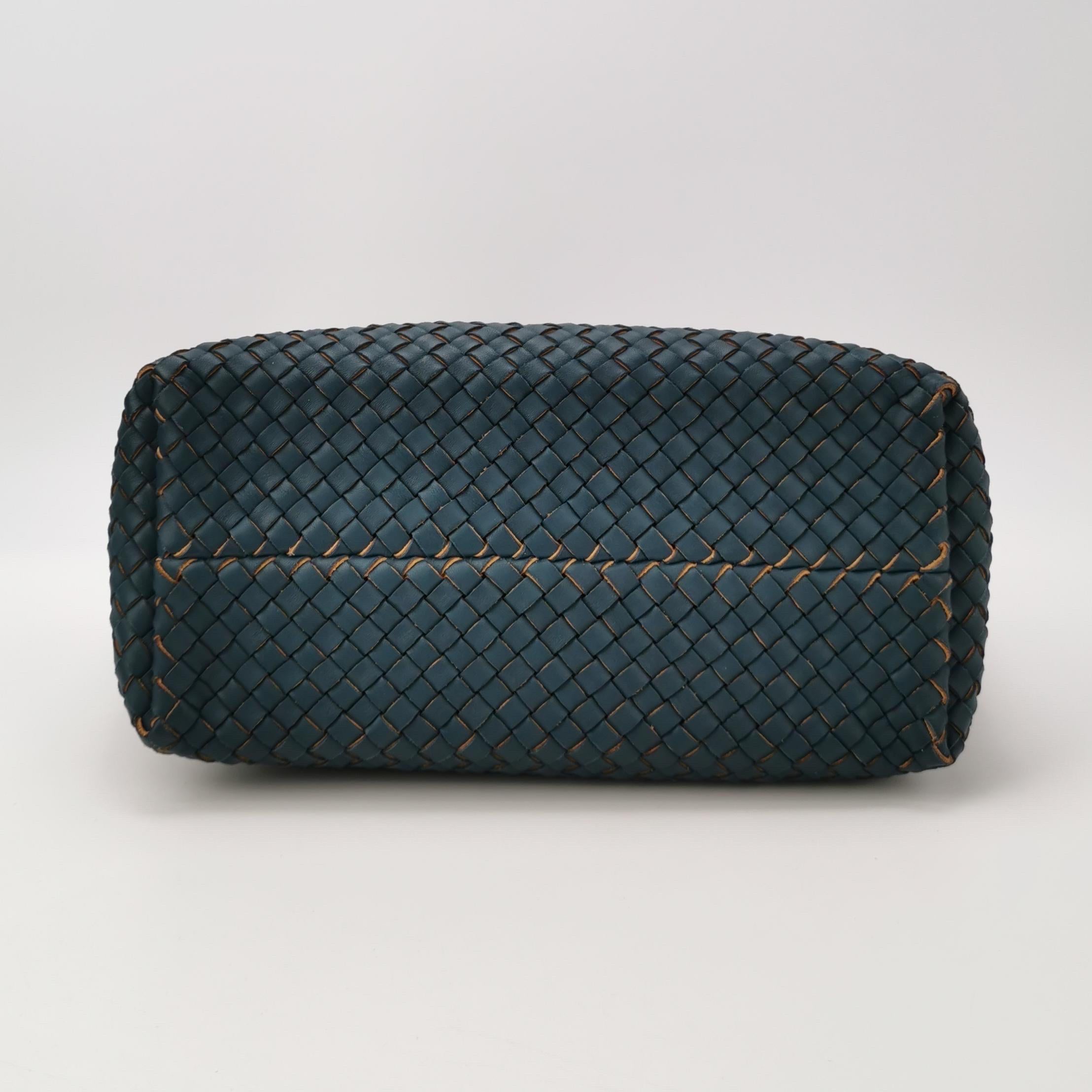 Bottega Veneta Cabat Tote Small/Medium Intreccio Blue Green Leather For Sale 1