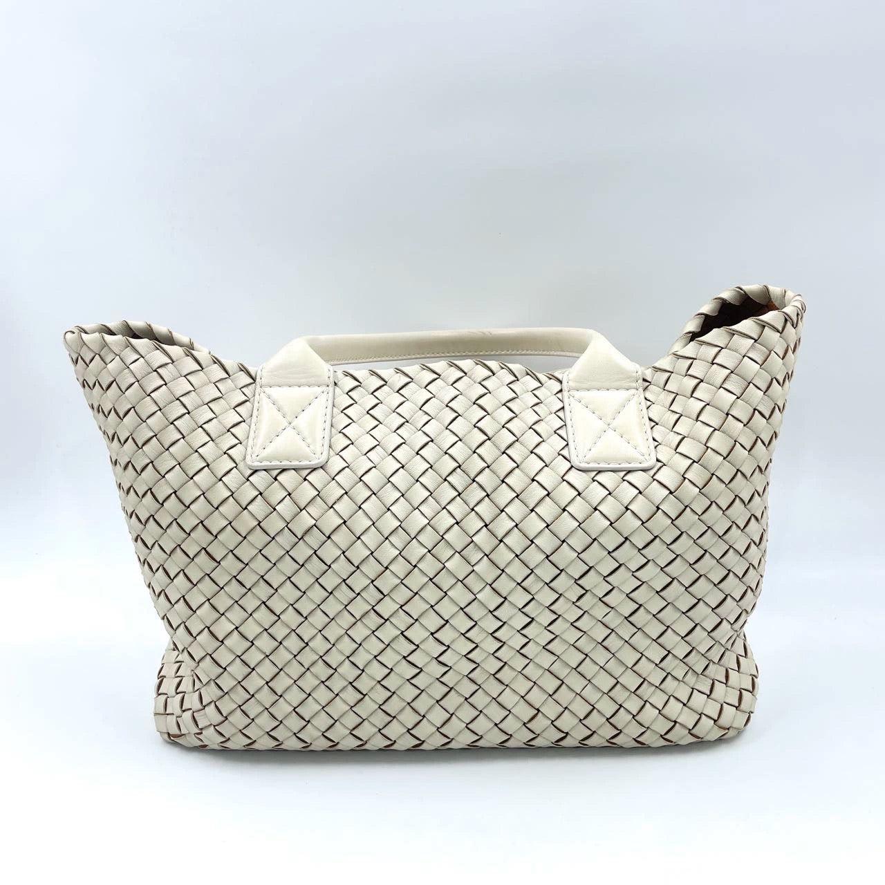 Bottega Veneta Cabat Tote Small/Medium Intreccio Cream White Leather In Excellent Condition In AUBERVILLIERS, FR