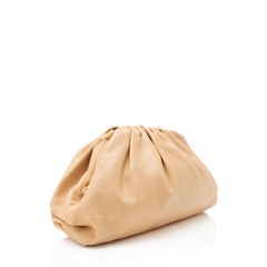 Bottega Veneta „The Pouch“ Clutch aus Kalbsleder – ENDGÜLTIGER AUSVERKAUF
