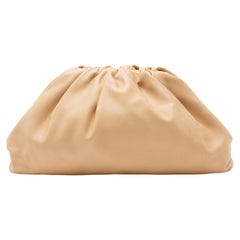 Bottega Veneta „The Pouch“ Clutch aus Kalbsleder – ENDGÜLTIGER AUSVERKAUF