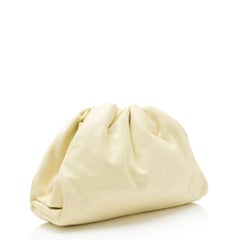 Bottega Veneta, Kalbsleder, „The Pouch“ Clutch