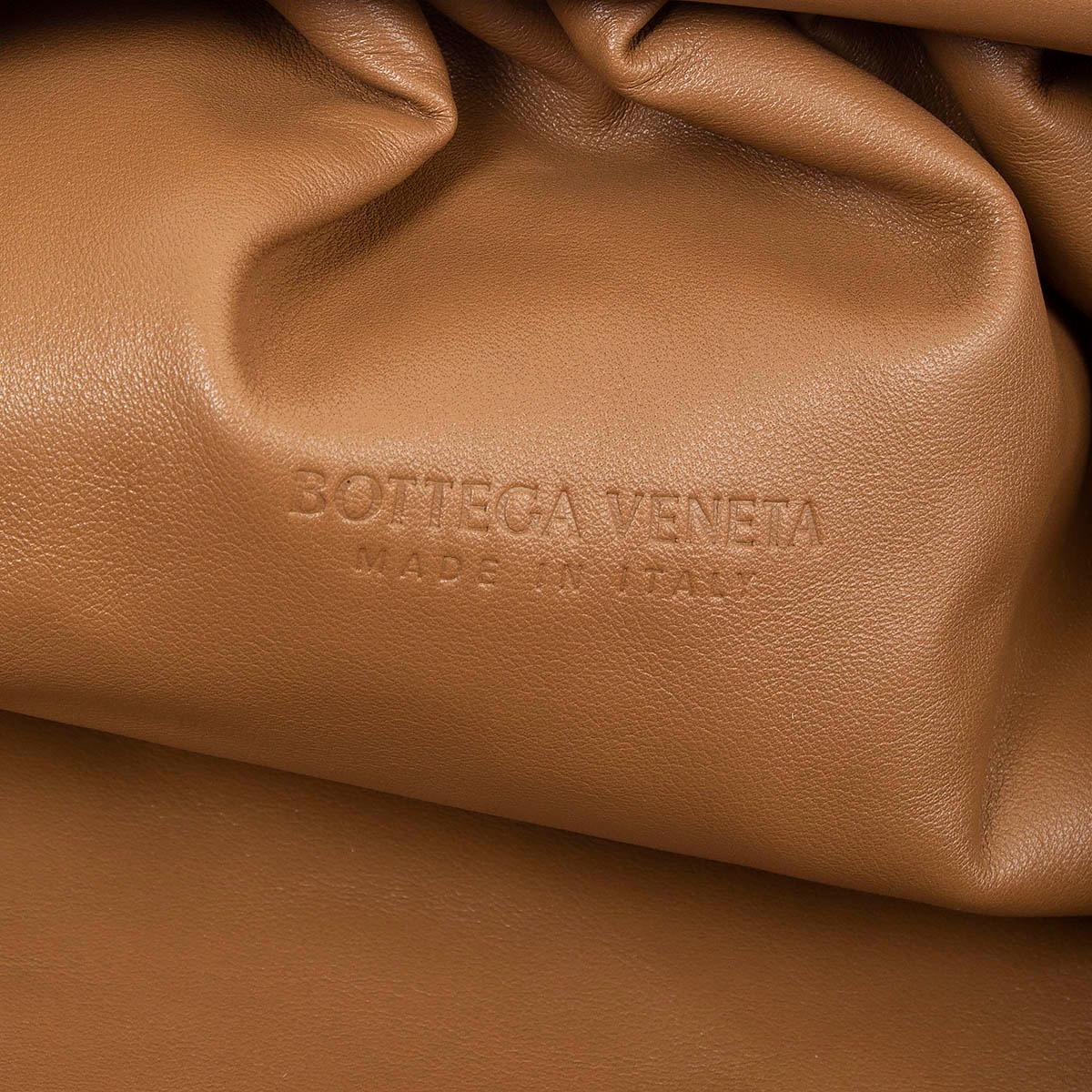 BOTTEGA VENETA camel brown leather POUCH OVERSIZED Clutch Bag For Sale 2
