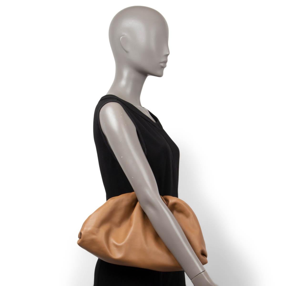 BOTTEGA VENETA camel brown leather POUCH OVERSIZED Clutch Bag For Sale 4