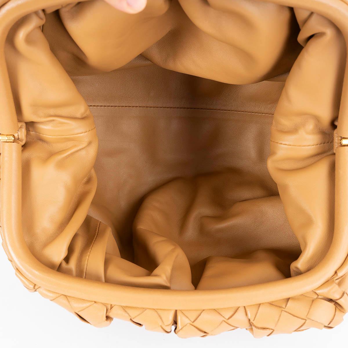 Women's BOTTEGA VENETA camel Intrecciato leather CLASSIC POUCH Clutch Bag For Sale
