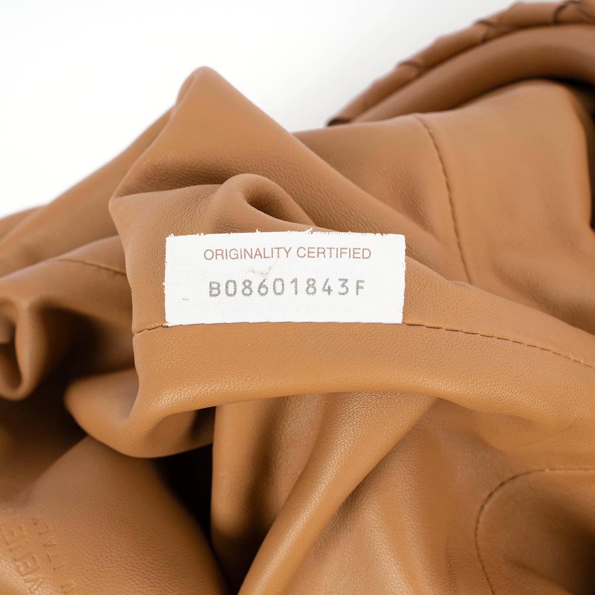 BOTTEGA VENETA camel Intrecciato leather CLASSIC POUCH Clutch Bag For Sale 2