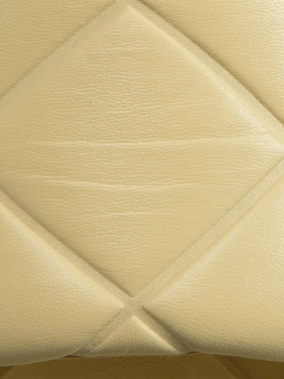 Bottega Veneta - Sandales plates matelassées jaune canari, taille IT 39 Pour femmes en vente