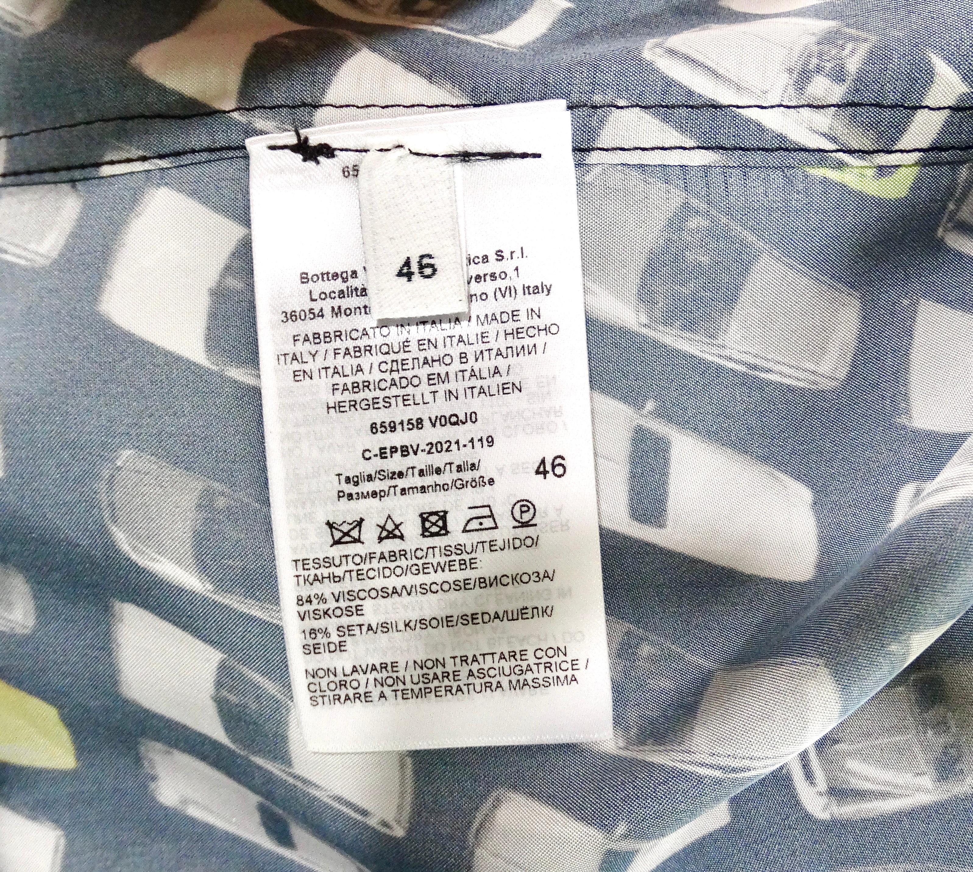 Bottega Veneta, abito camicia con stampa auto e bottone in vendita 4