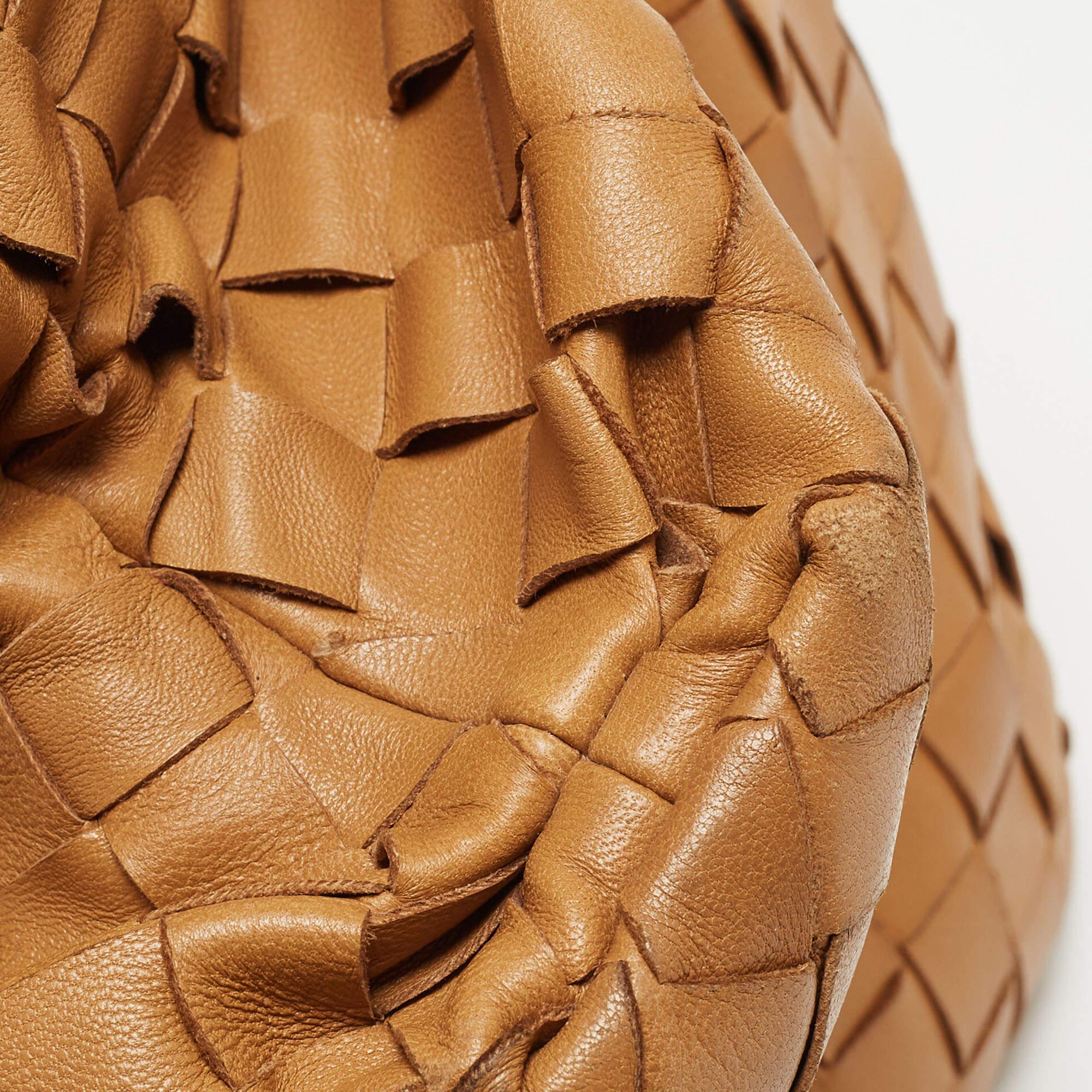Bottega Veneta Caramel Intrecciato Leather Mini The Pouch Bag For Sale 7