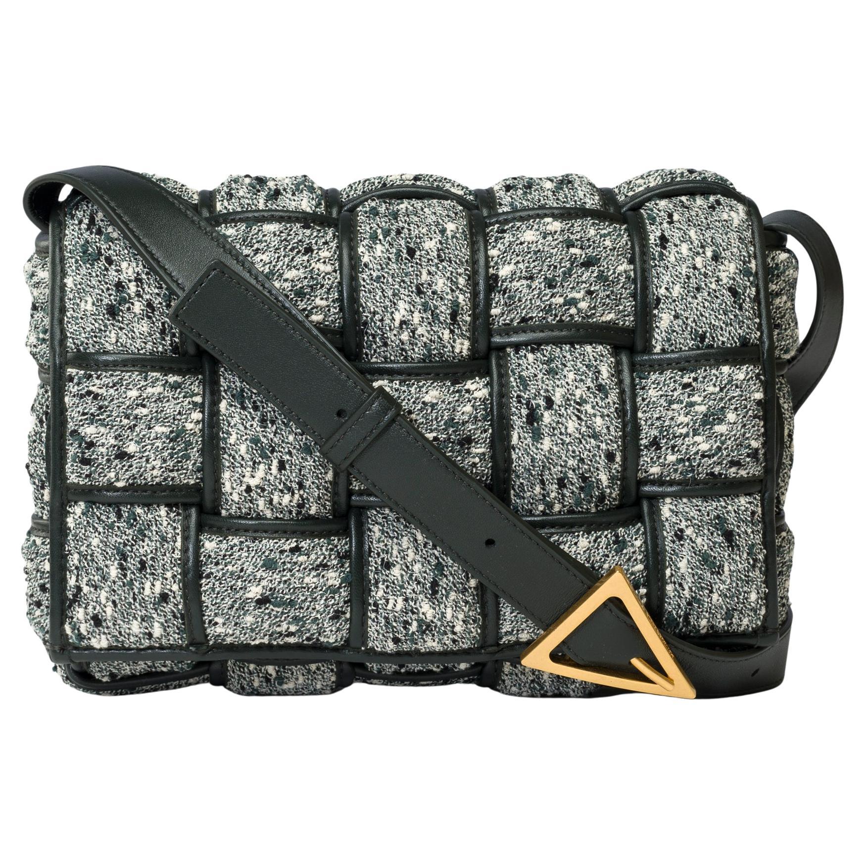 Bottega Veneta Cassette 25 shoulder bag in grey and green Tweed, GHW For Sale
