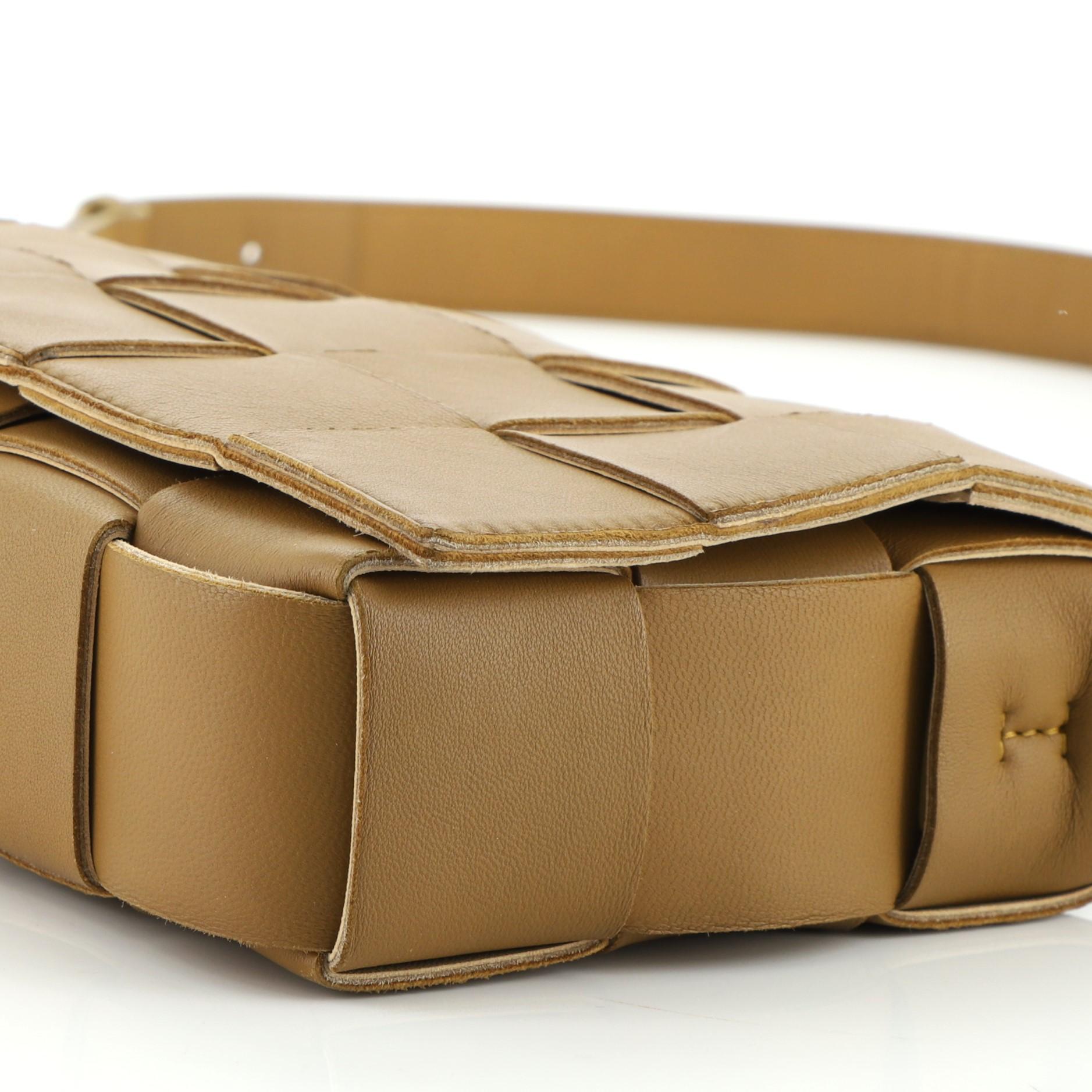 Umhängetasche aus Leder von Bottega Veneta Cassette Maxi Intrecciato 2