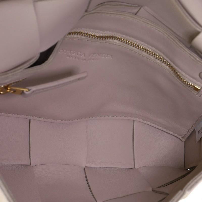 Women's or Men's Bottega Veneta Cassette Crossbody Bag Maxi Intrecciato Nappa