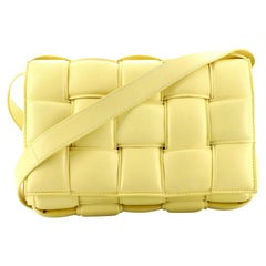Bottega Veneta Cassette Umhängetasche aus gepolstertem Maxi Intrecciato Leder