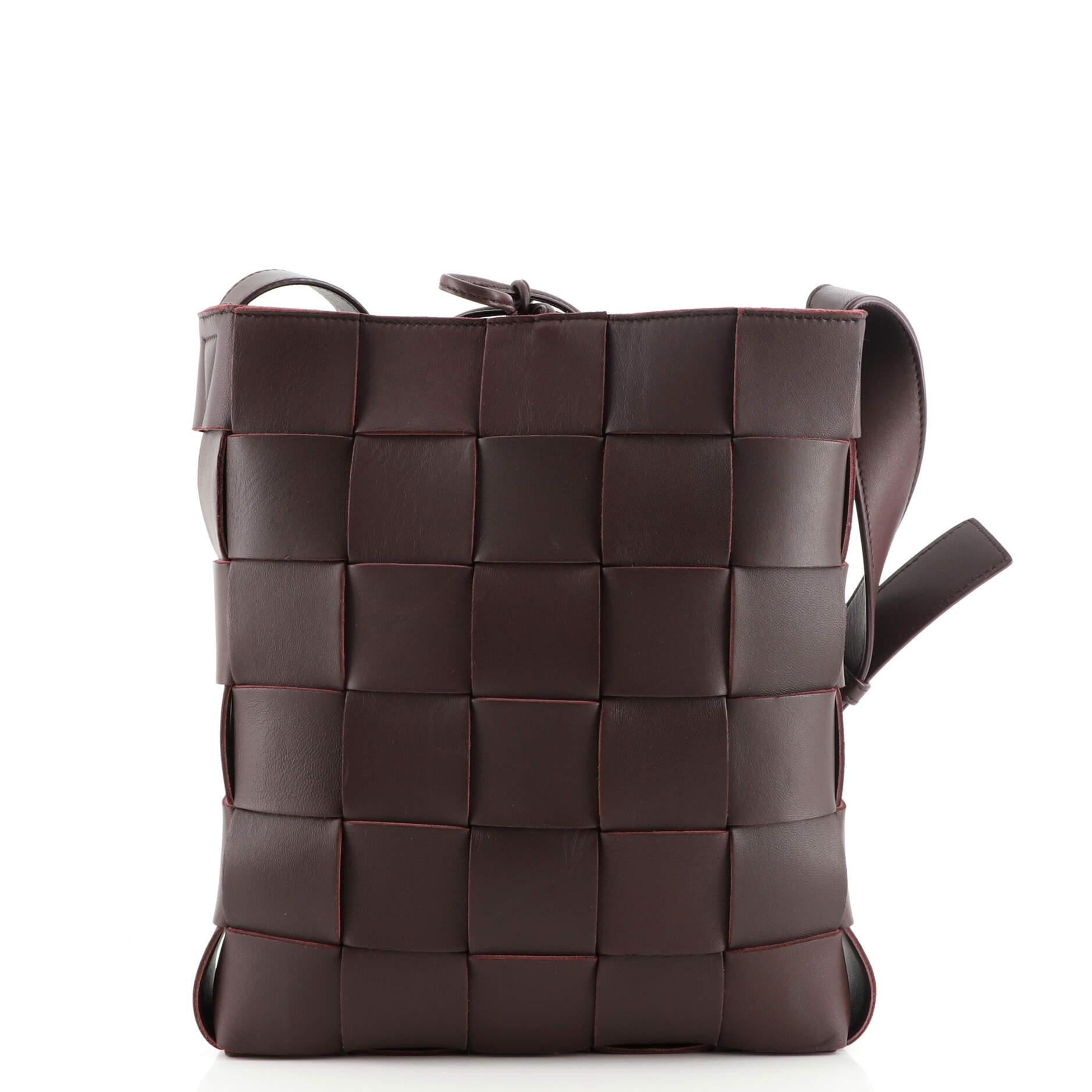 Women's or Men's Bottega Veneta Cassette Messenger Bag Maxi Intrecciato Leather