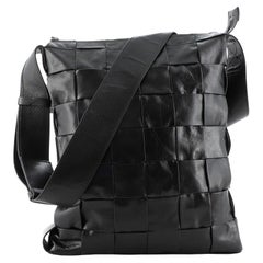 Bottega Veneta Cassette Messenger Bag Maxi Intrecciato aus Kalbsleder