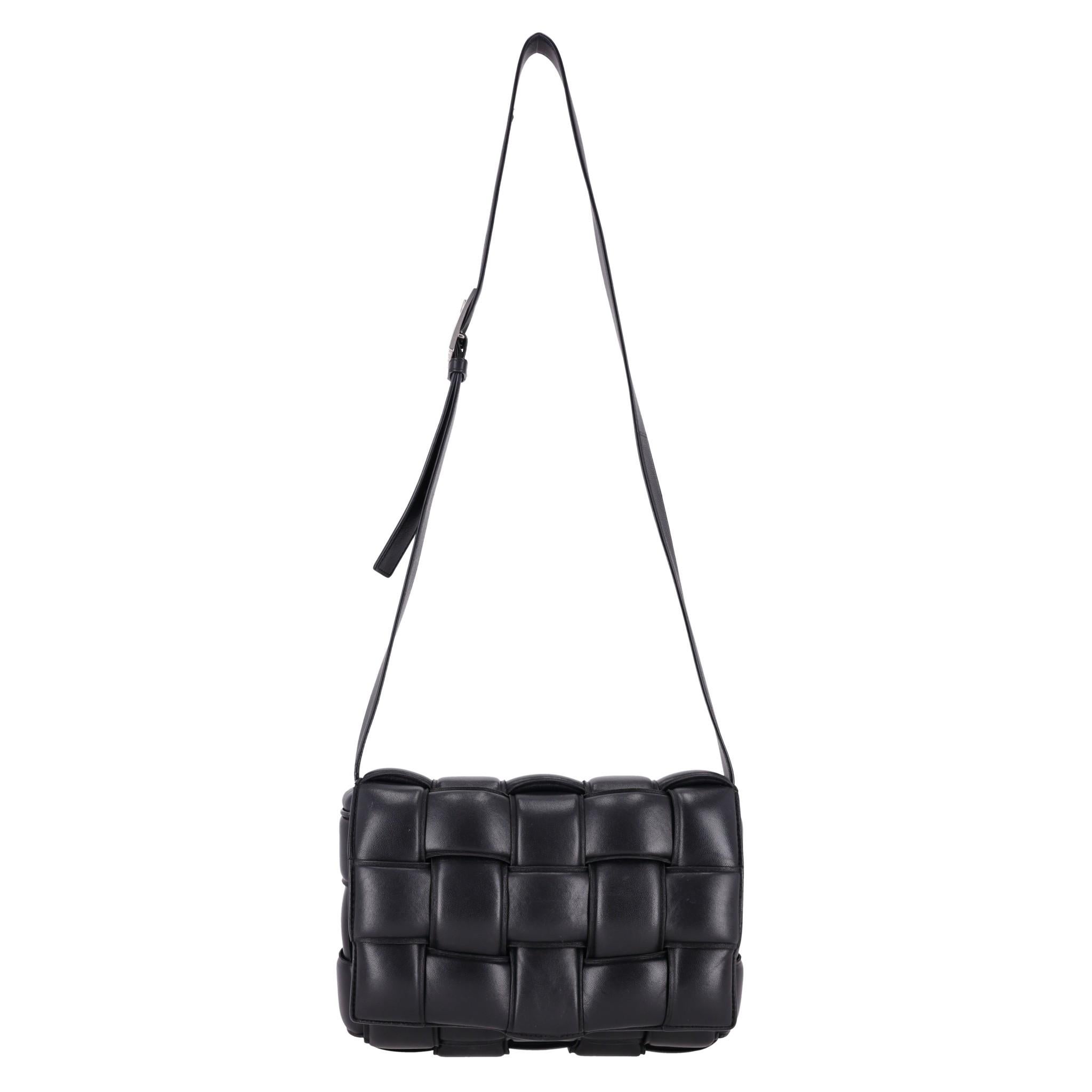 Bolso mediano Crossbody/hombro de piel acolchado Bottega Veneta Cassette Negro