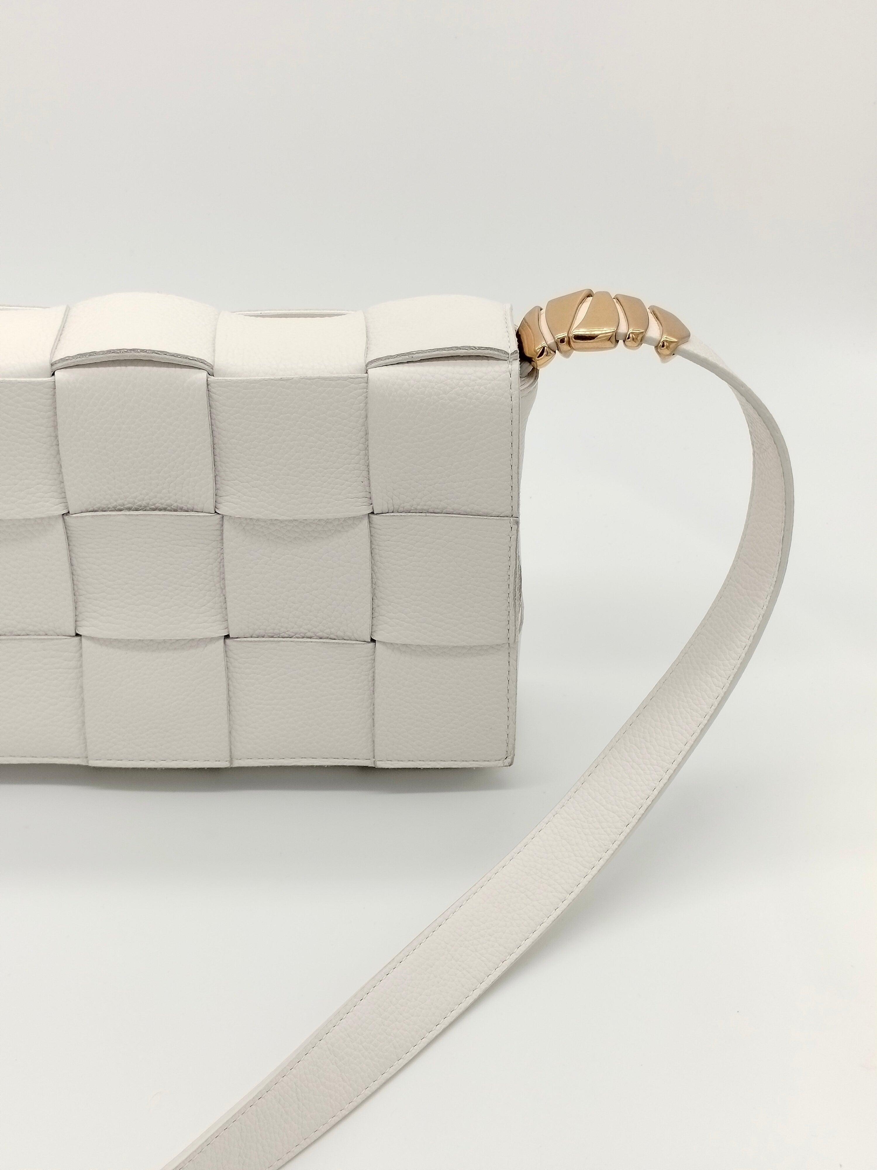 Bottega Veneta Cassette White Shoulder Bag - '20s In Fair Condition In Milano, IT