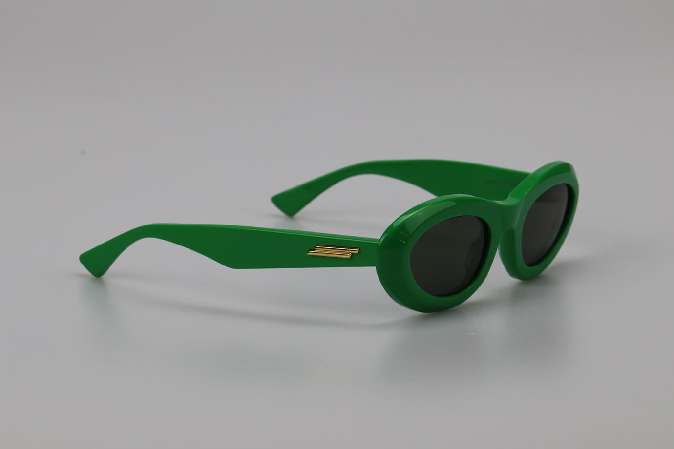 Bottega Veneta Cat Eye Acetate Sunglasses. Green. Does not come with - case. Style code: BV1191S. Lens: 53 mm. Arm: 145 mm. Bridge: 23 mm. Condition: Used. Very good condition - Barely worn. No sign of wear; see pictures
