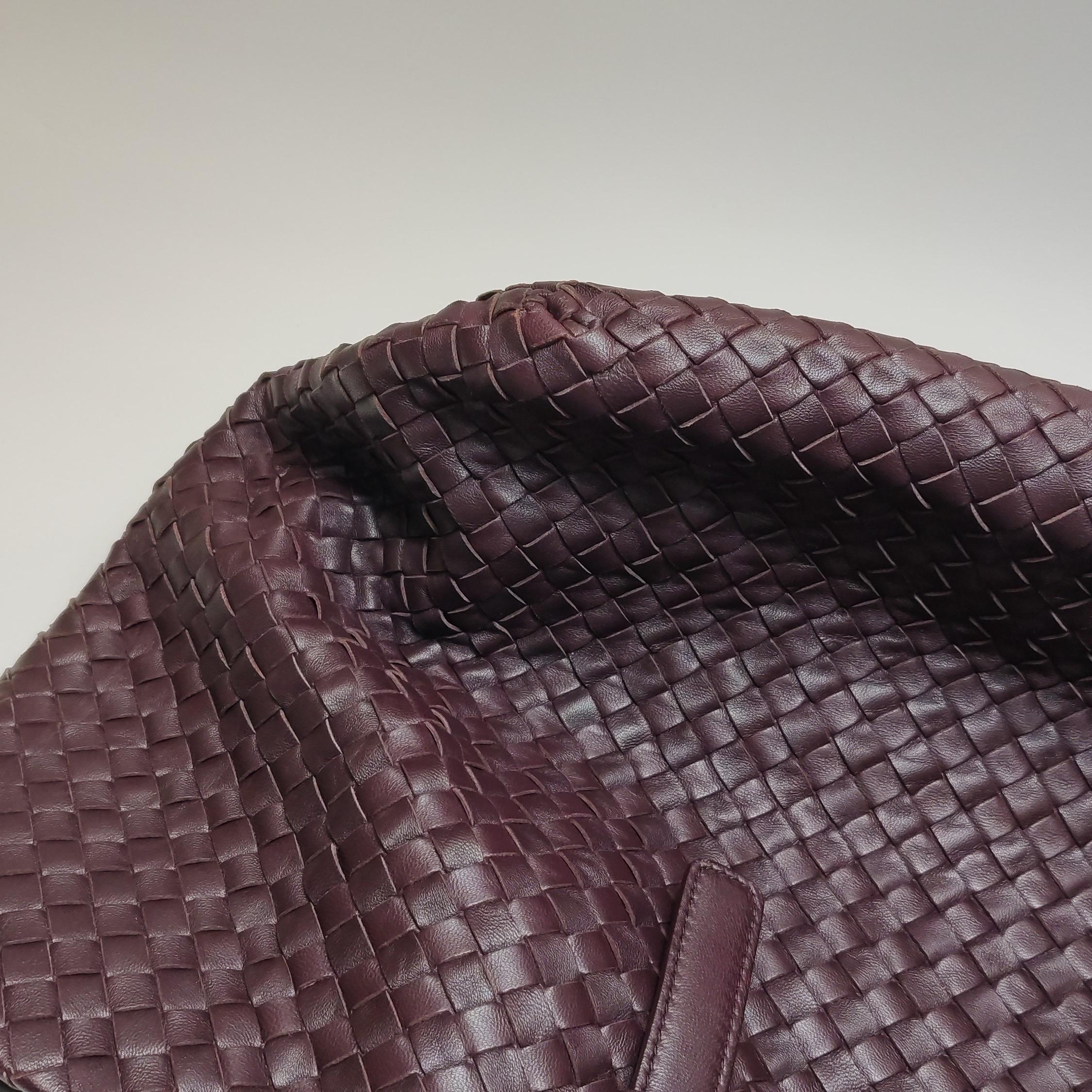 Bottega Veneta Cesta Shopper Tote Intrecciato Burgundy Leather Medium 40cm en vente 10