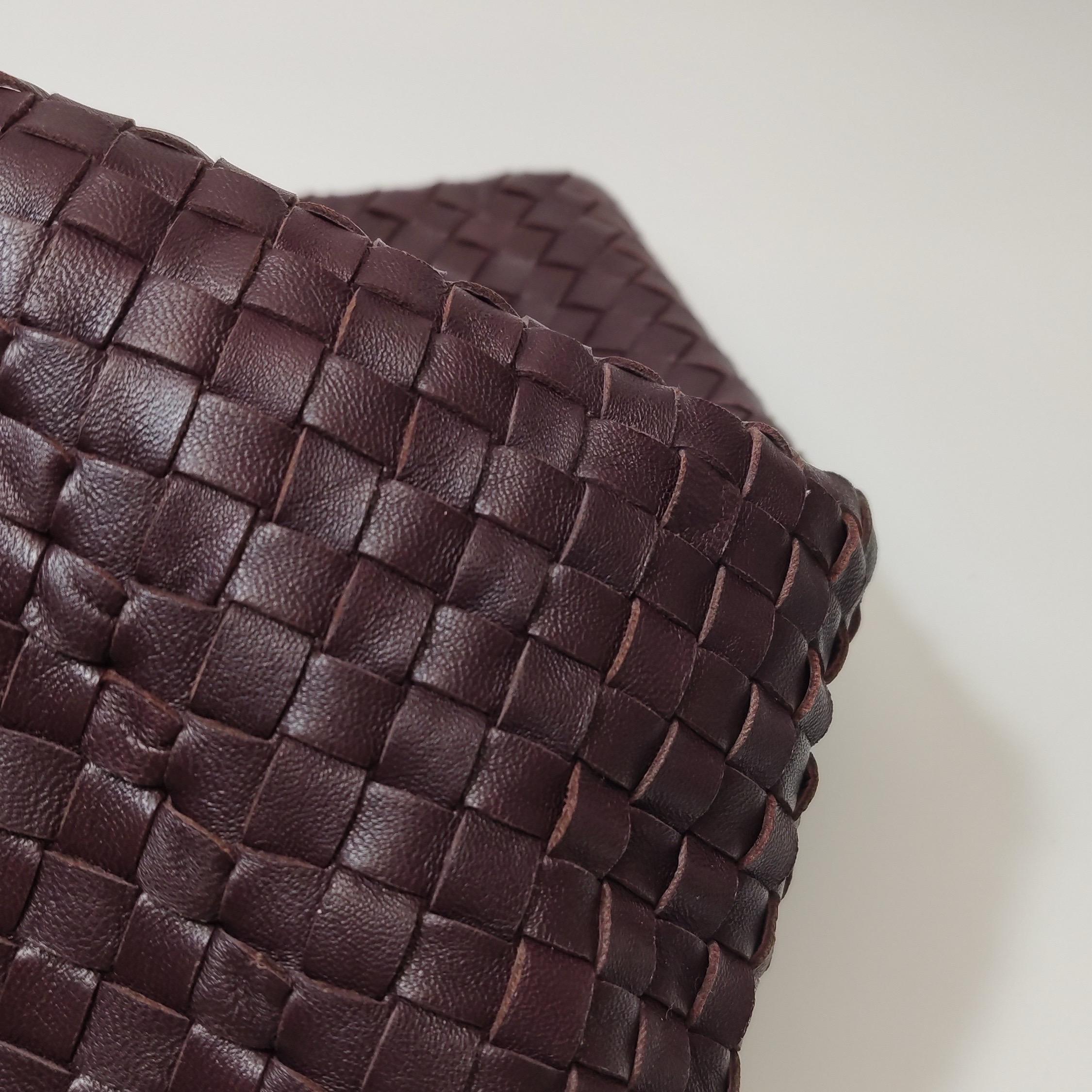 Bottega Veneta Cesta Shopper Tote Intrecciato Burgundy Leather Medium 40cm en vente 14