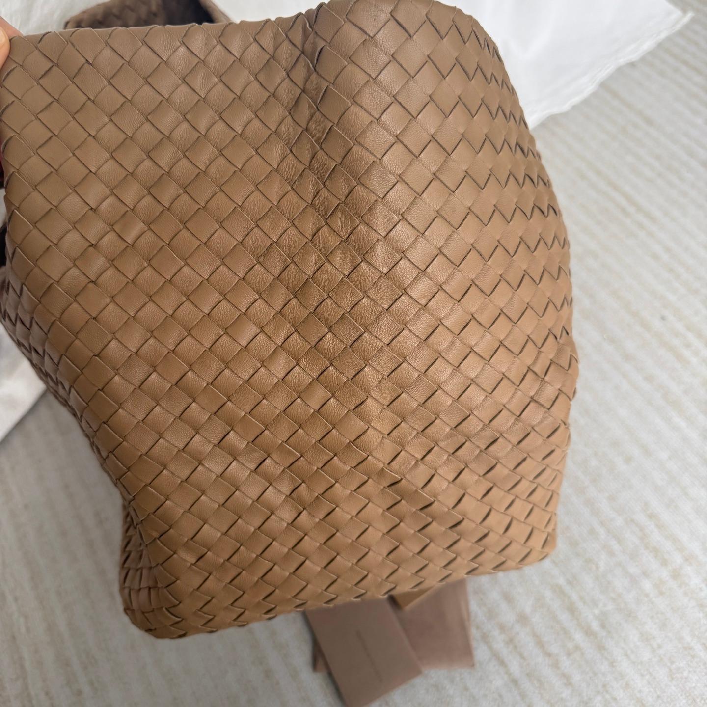 Marron Bottega Veneta Cesta Shopper Tote Intrecciato Light Brown Leather Large 50cm en vente